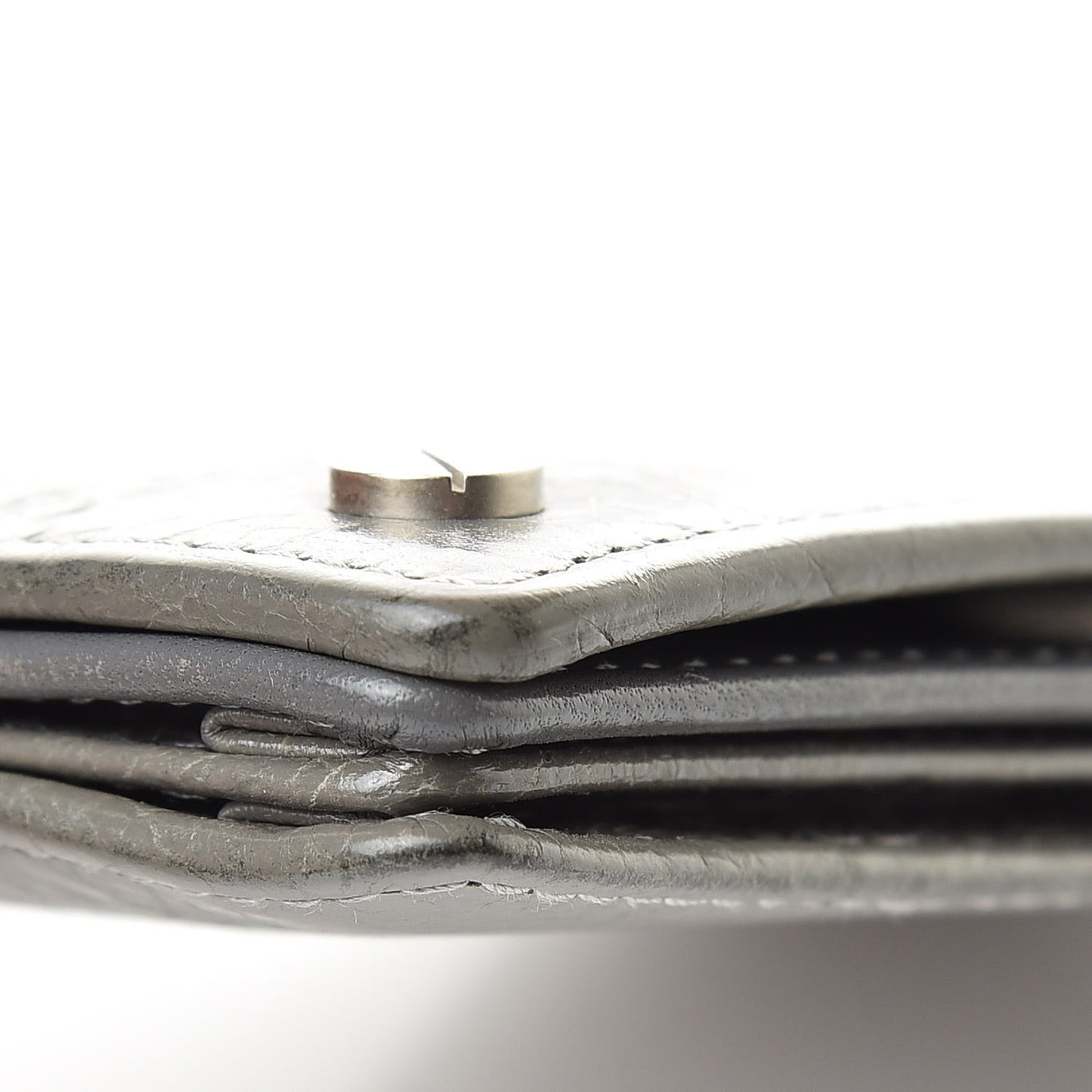 Agneau Arena Nappa Glover Flap Card Case Gris Fumee