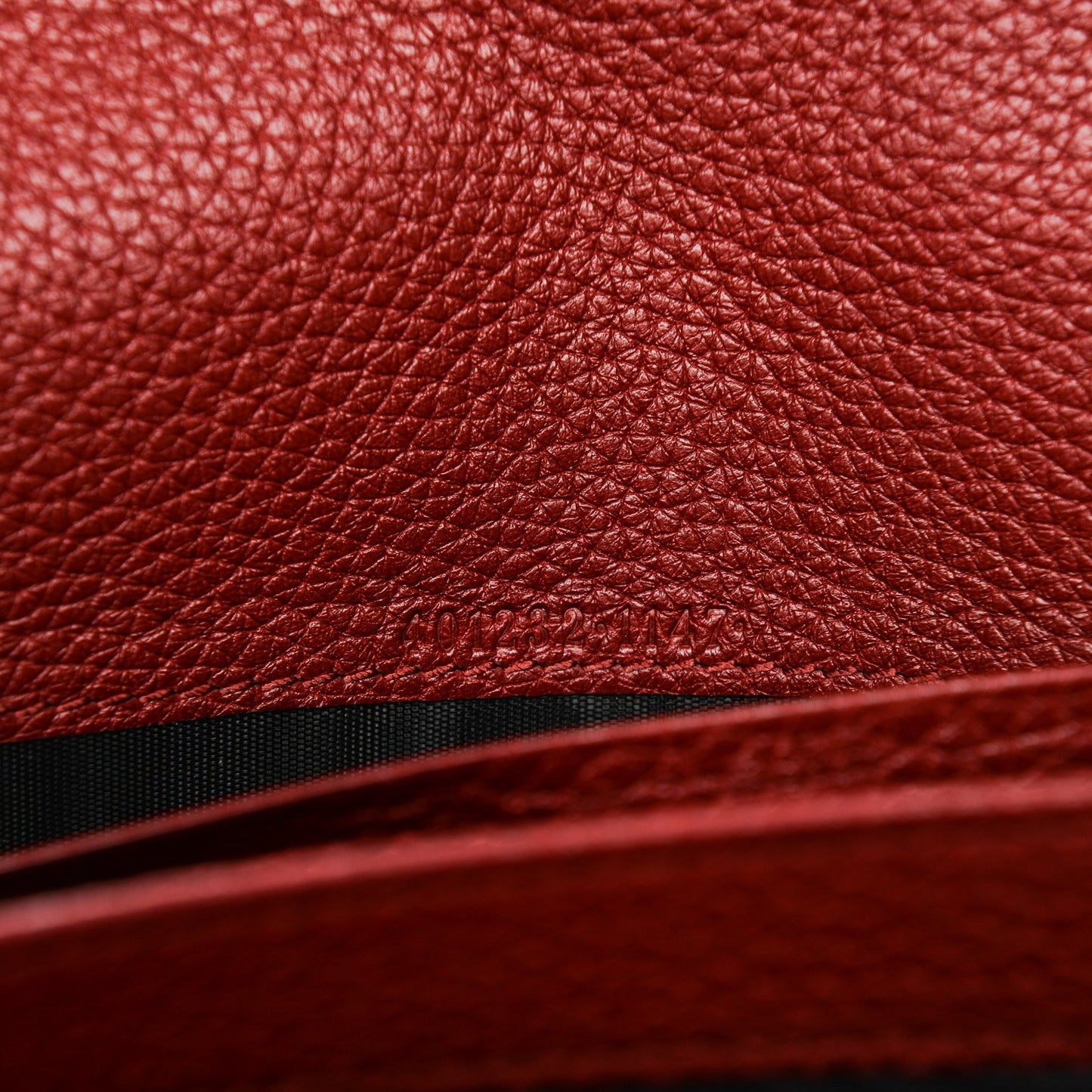 Calfskin GG Marmont Chain Wallet Vulcanic Red