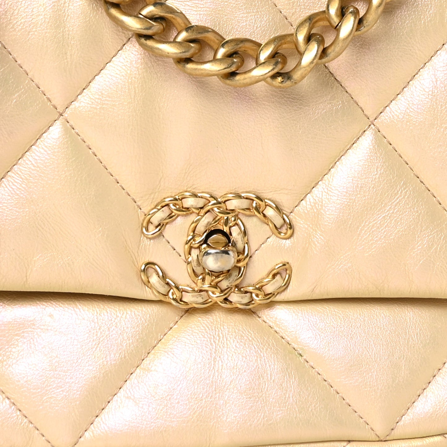 Iridescent Lambskin Quilted Medium Chanel 19 Flap Pink