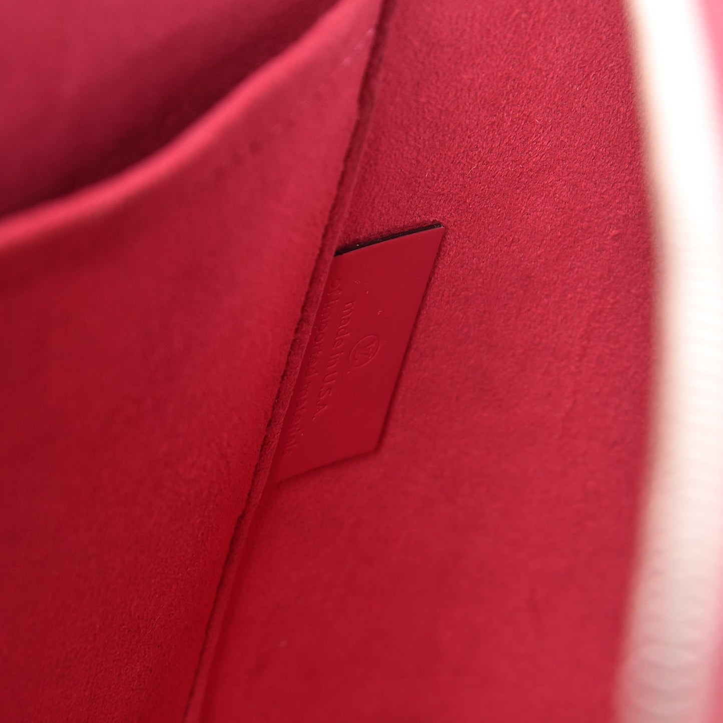 Epi Alma PM Hot Pink