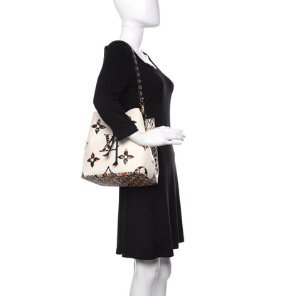 Louis Vuitton Monogram Giant Jungle NéoNoé Ivory 2 of 10