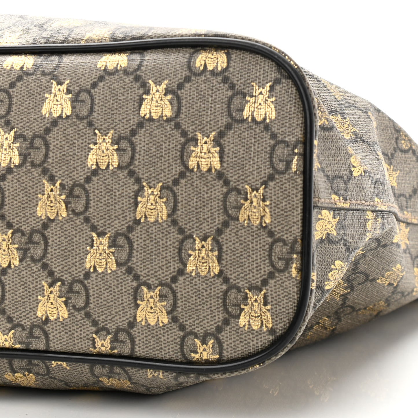 Soft GG Supreme Monogram Bees Small Crossbody Tote Beige Oro Black