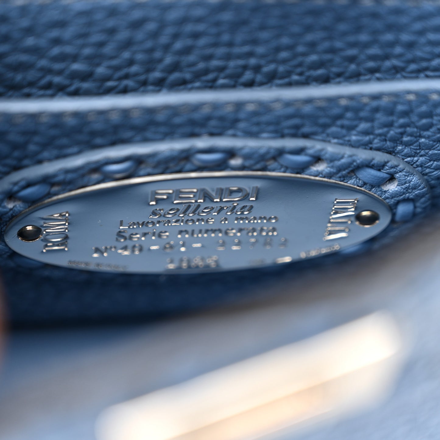 Cuoio Romano Selleria Macro Stitchings Petite Peekaboo I SEE U Iconic Satchel Placca Argento