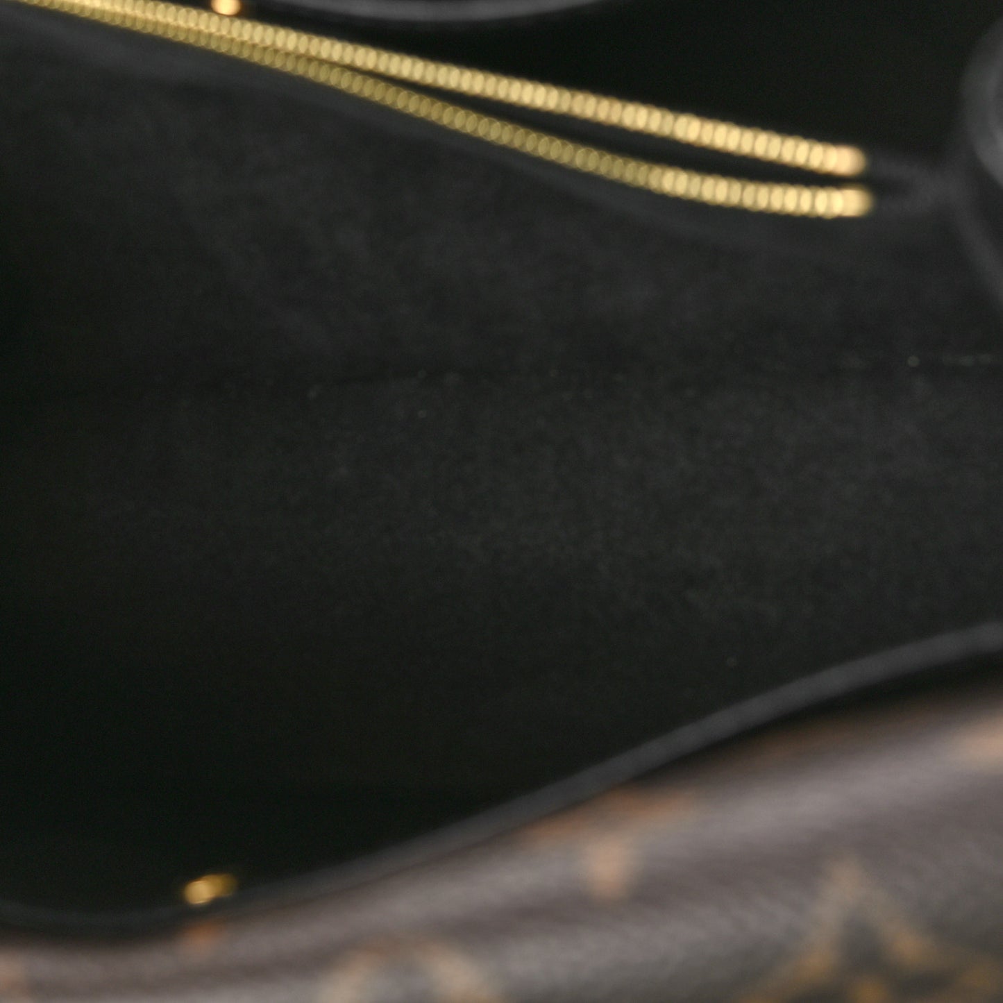 Monogram Double V Black