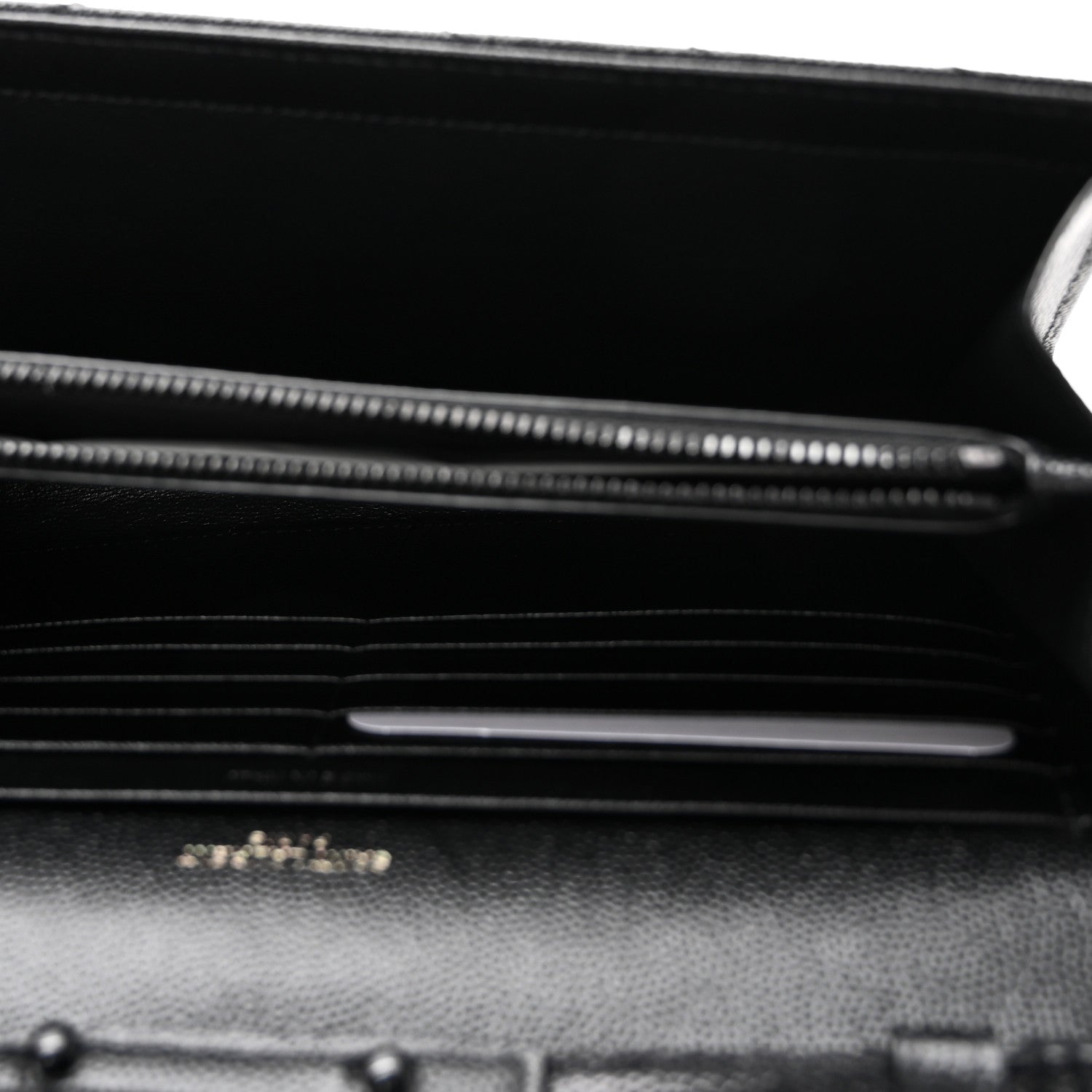 Saint Laurent Grain De Poudre Matelasse Chevron Monogram Monochrome Chain Wallet Black 5 of 10
