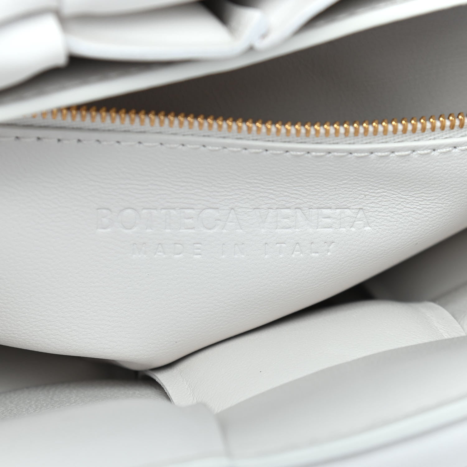 Bottega Veneta Lambskin Maxi Intreccio Padded Chain Cassette Crossbody Bag White 6 of 9