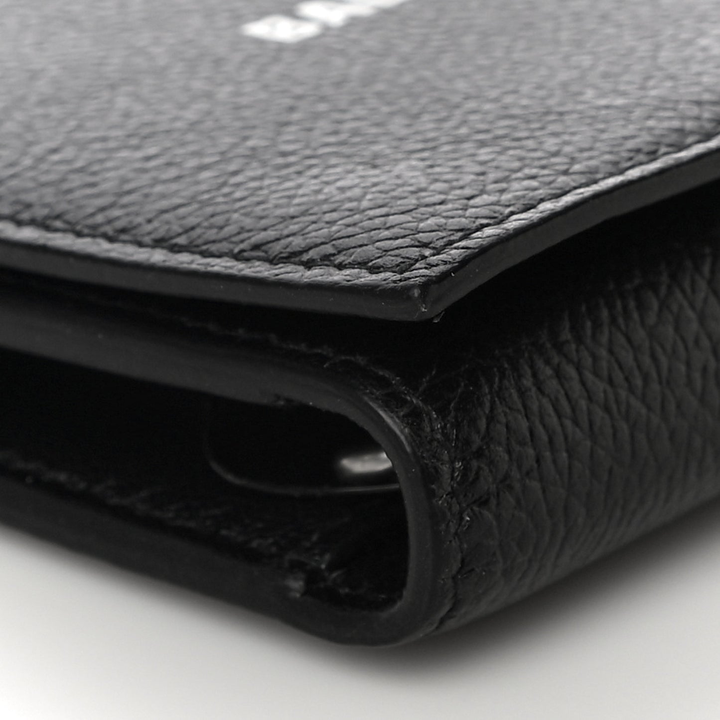 Grained Calfskin Logo Cash Chain Wallet Black White