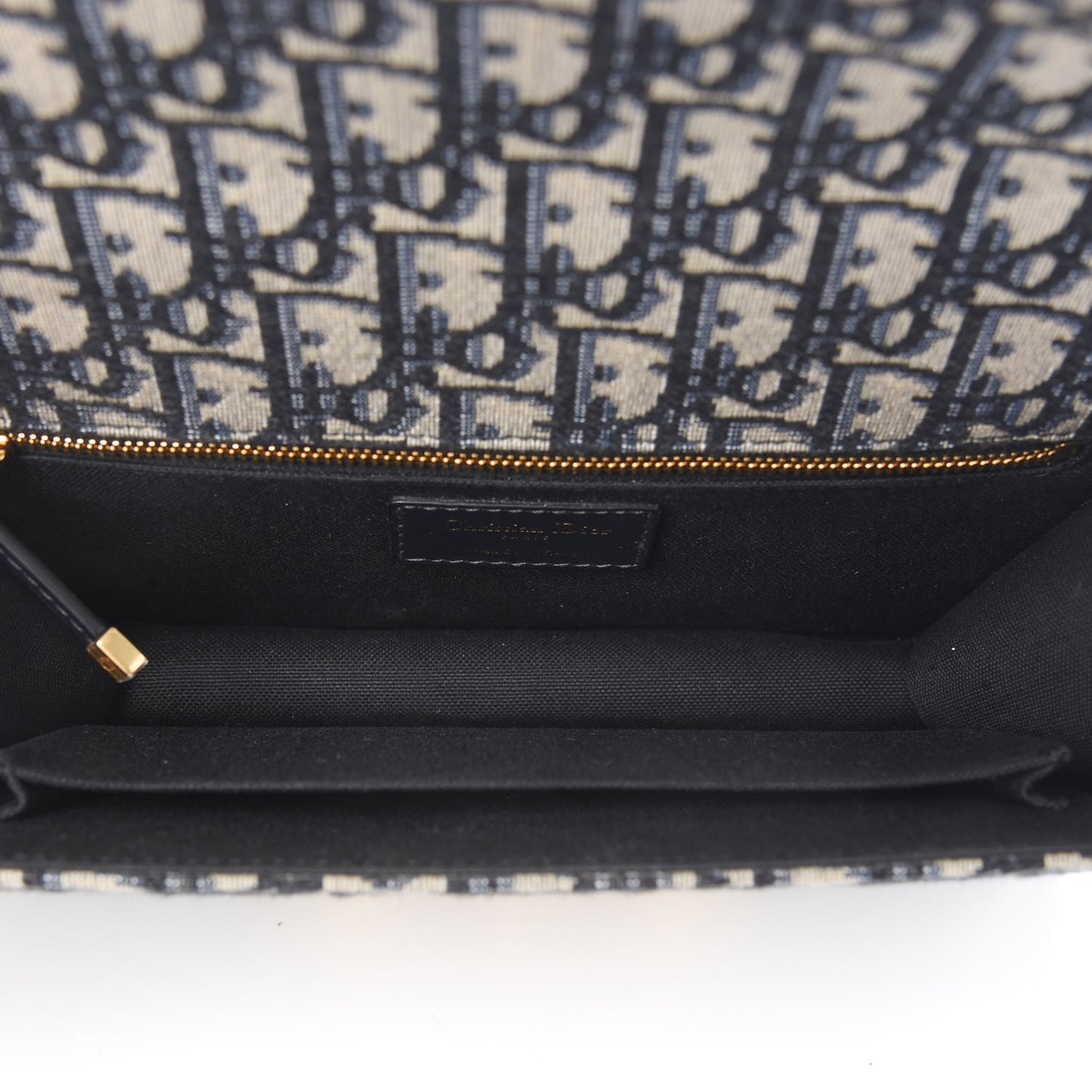 Oblique 30 Montaigne Chain Flap Bag Blue