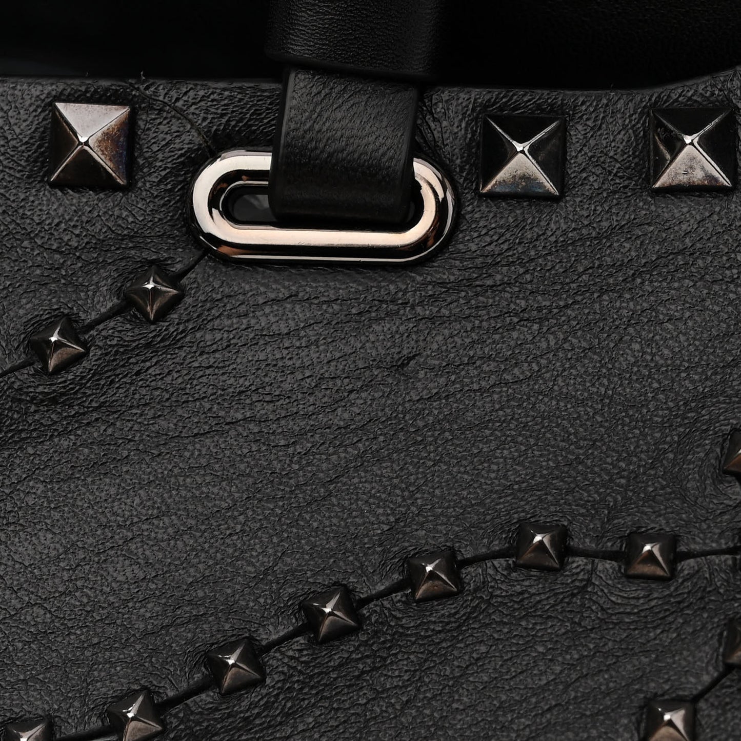 Vitello Studded Medium Rockstud Tote Black