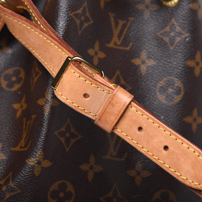 Louis Vuitton Monogram Noe 24 of 28