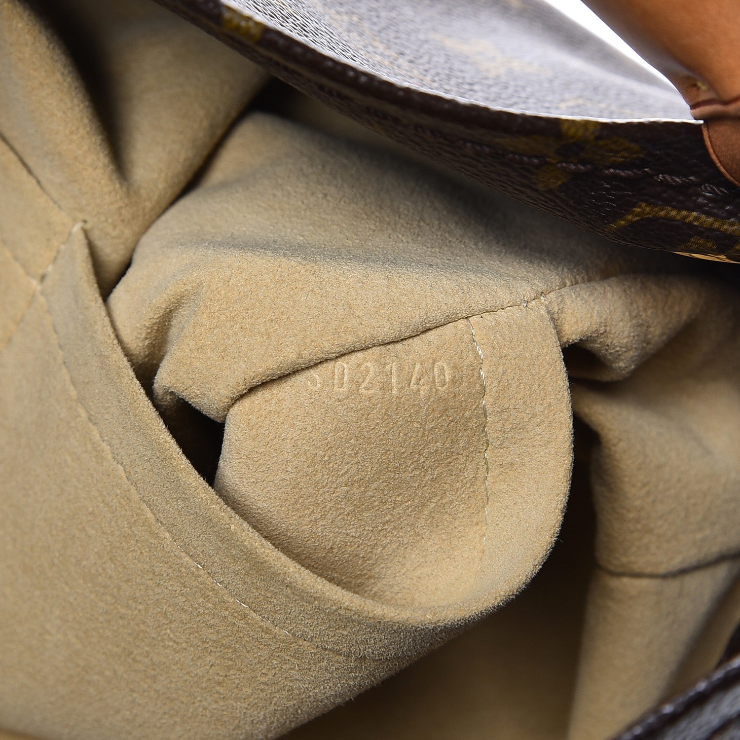 Louis Vuitton Monogram Artsy MM 7 of 11