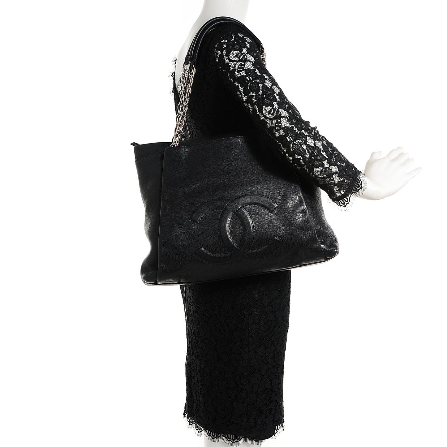Caviar Large CC Tuck Tote Black