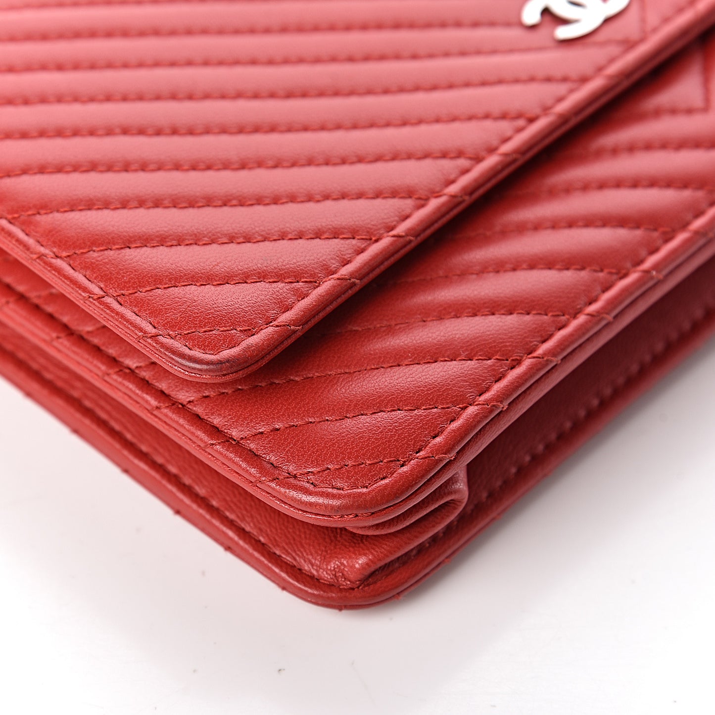 Lambskin Chevron Quilted Wallet On Chain WOC Red