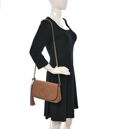 Gucci Pebbled Calfskin Medium Soho Flap Crossbody Camelia 3 of 9