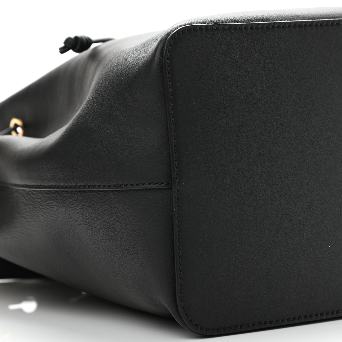 Vitello Grace Matte F is Fendi Grande Mon Tresor Bucket Bag Black