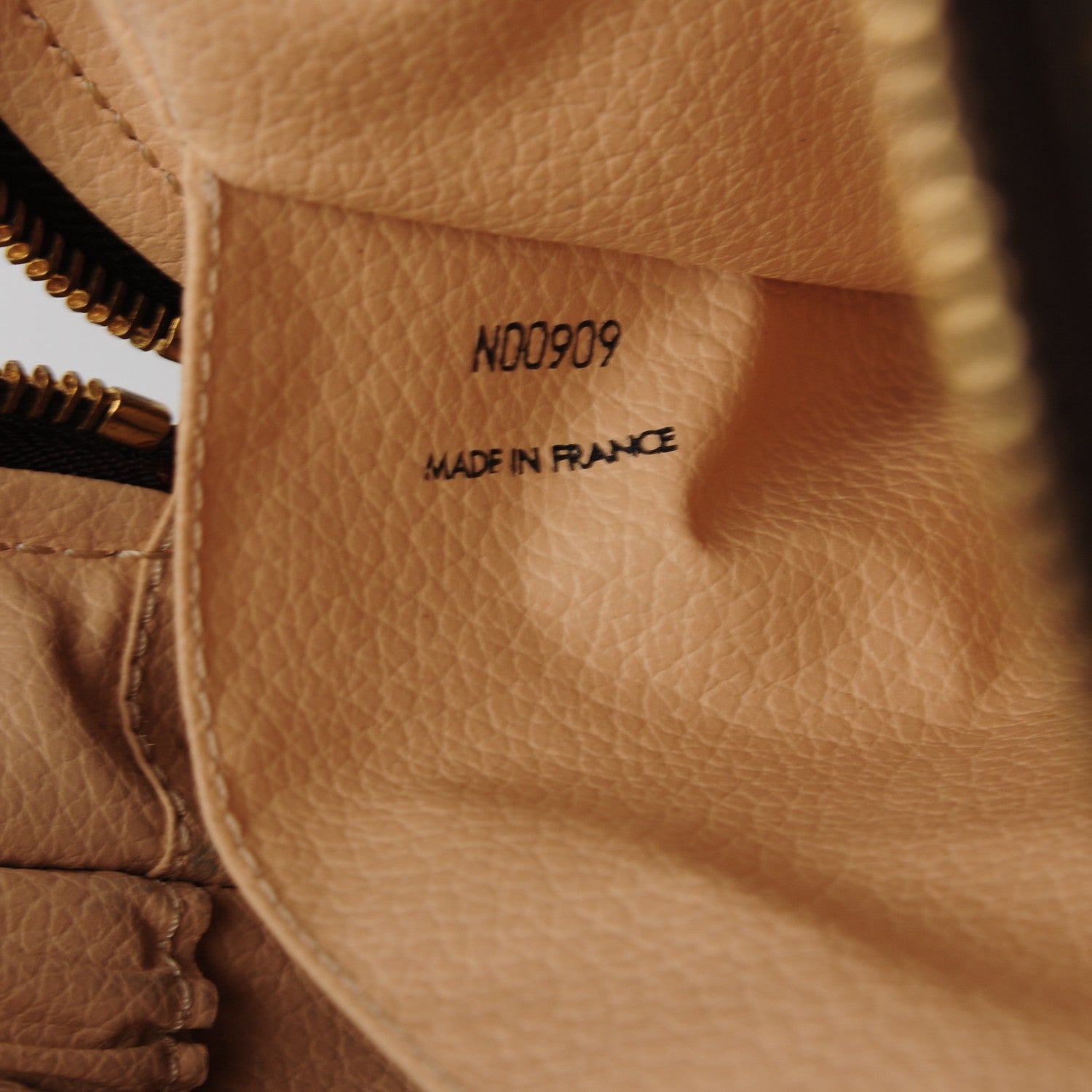 Louis Vuitton Monogram Trousse Toilette 28 8 of 8