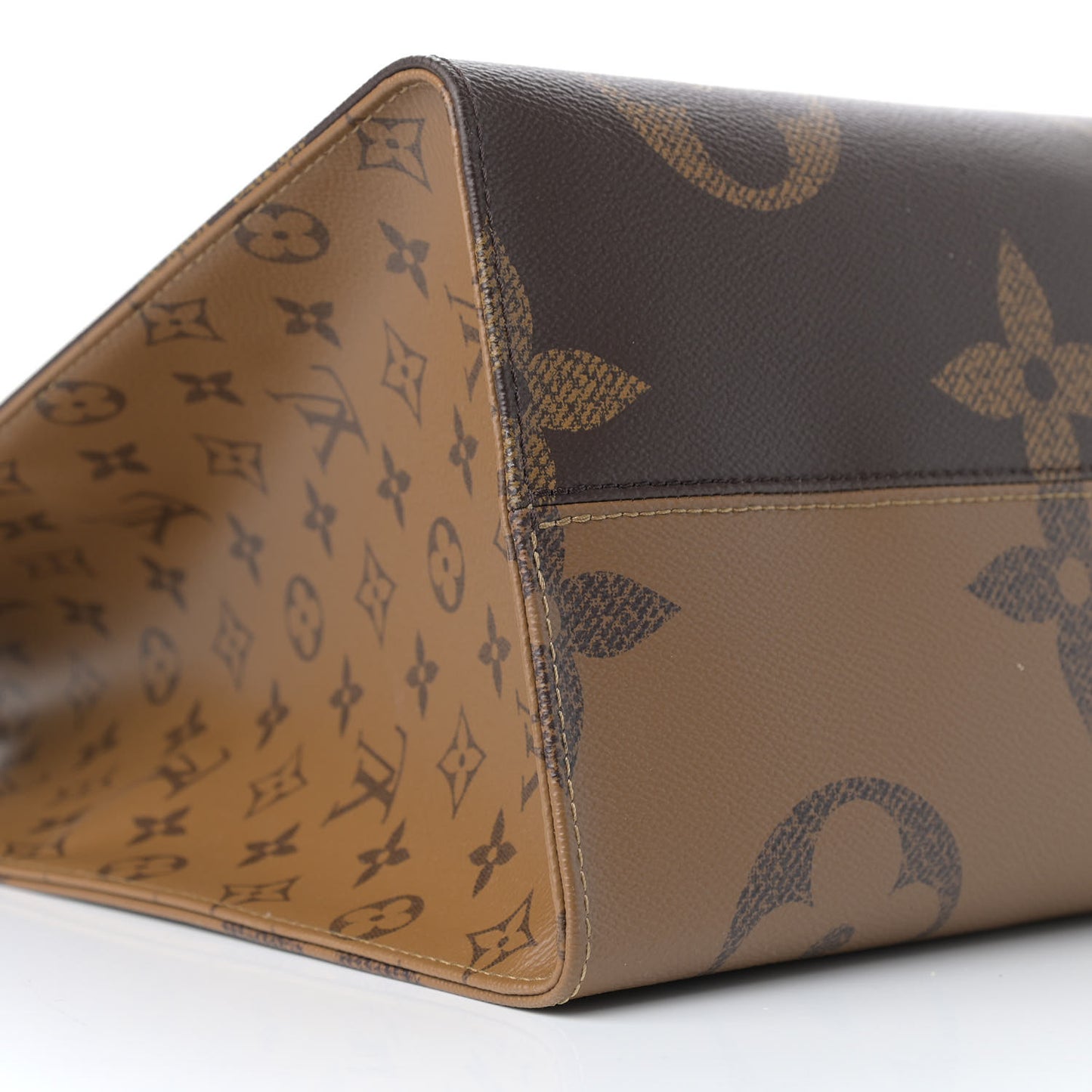 Reverse Monogram Giant Onthego GM