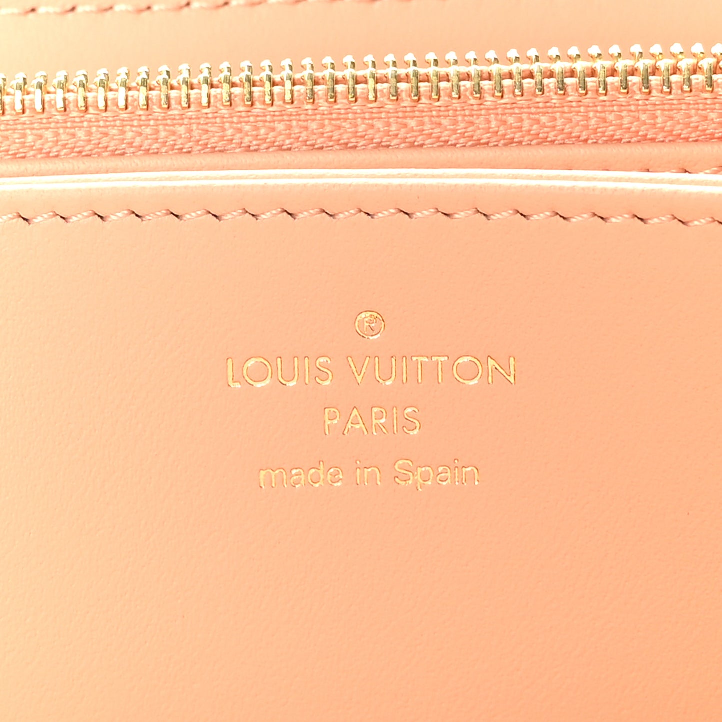 Mahina Flight Mode Zippy NM Wallet Gray