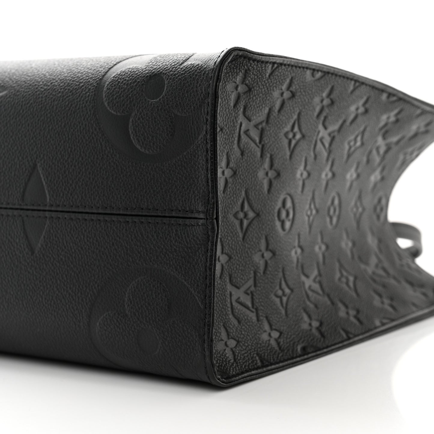 Empreinte Monogram Giant Onthego MM Black