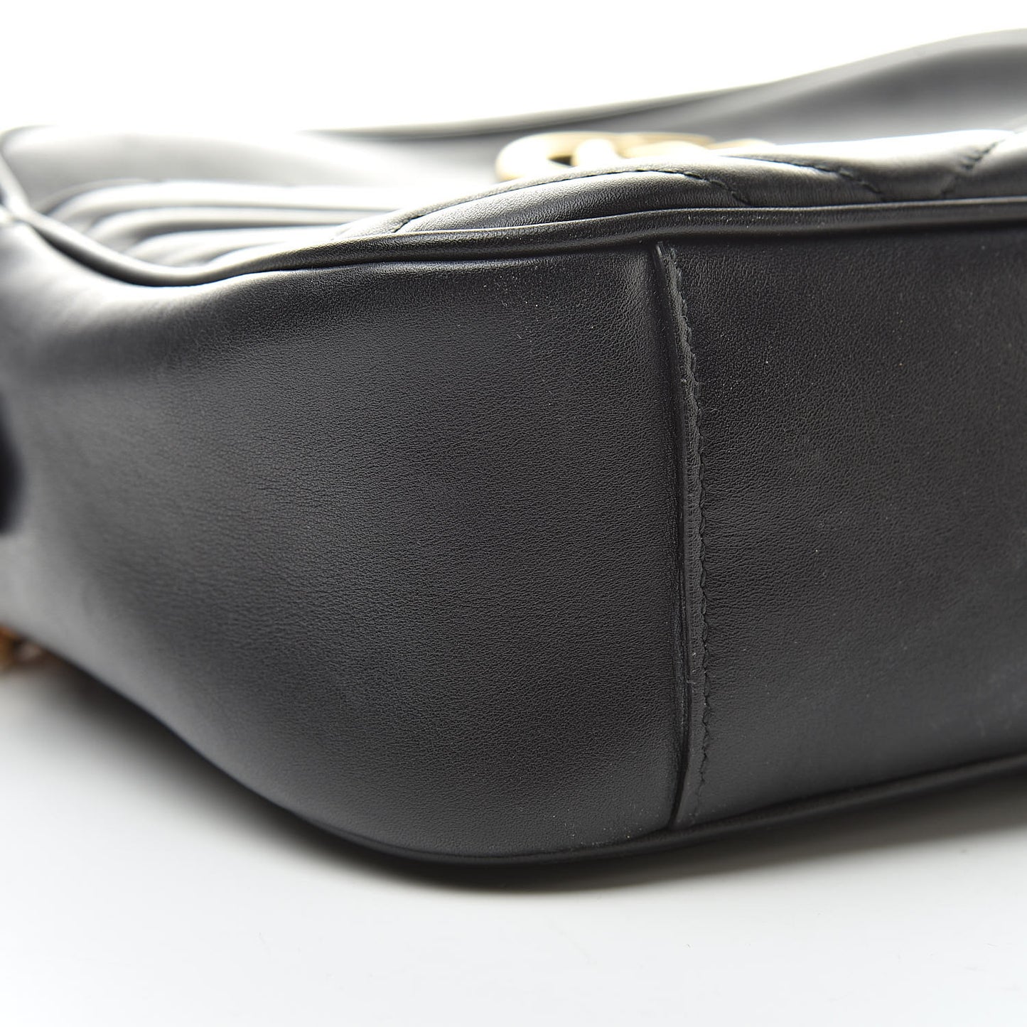 Calfskin Matelasse Medium GG Marmont Chain Shoulder Bag Black
