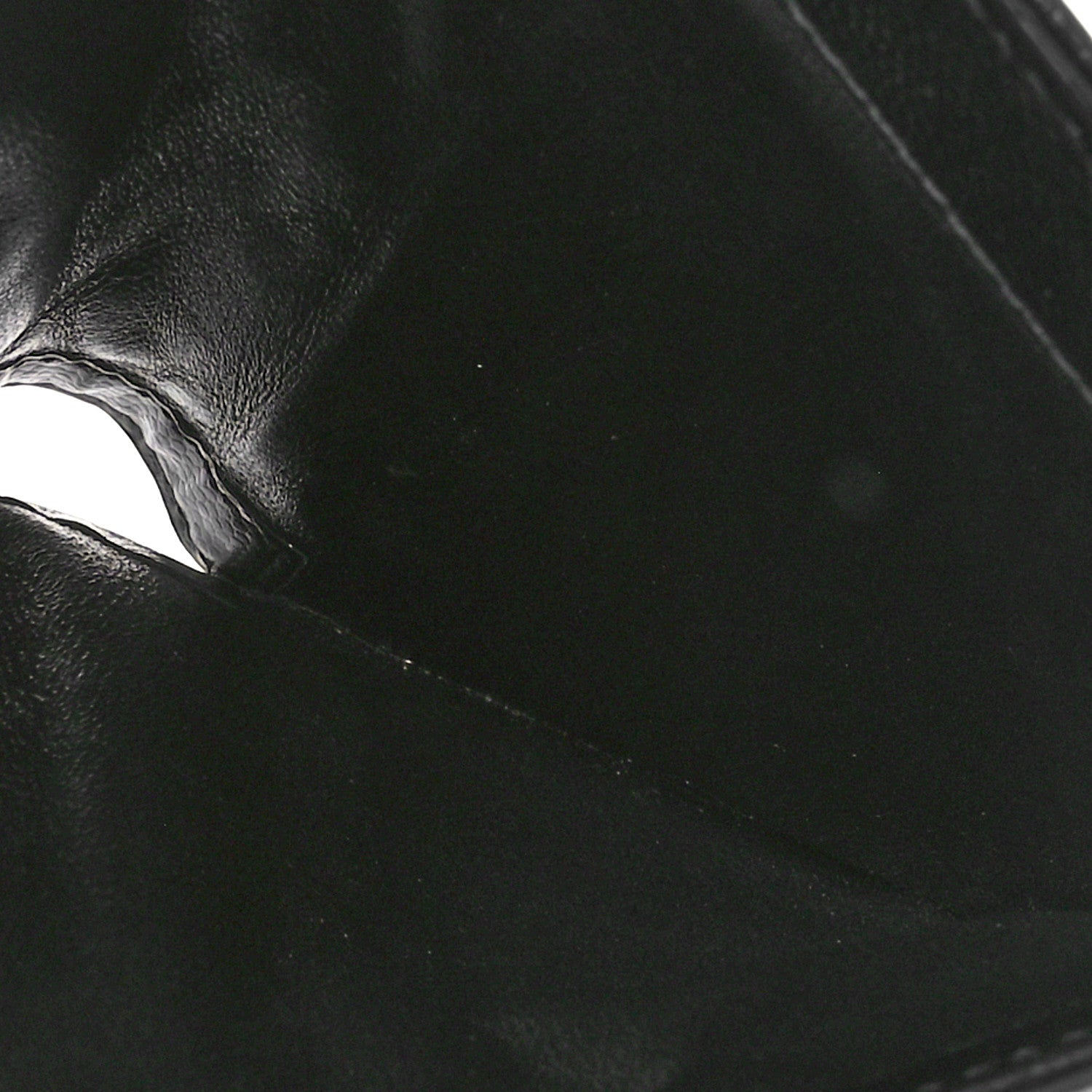 Saint Laurent Grain De Poudre Matelasse Chevron Monogram Zipped Two-Part Wallet Black 5 of 7