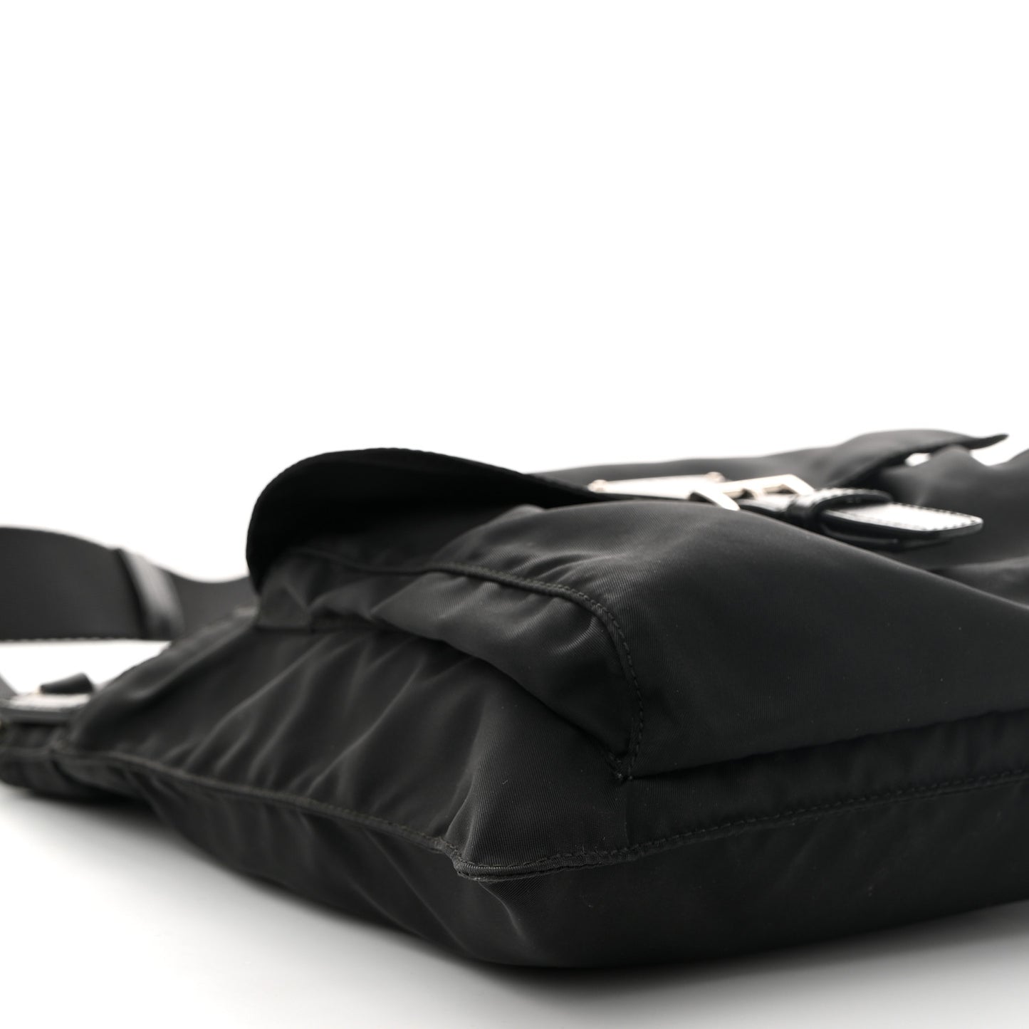 Tessuto Nylon Flat Messenger Bag Black