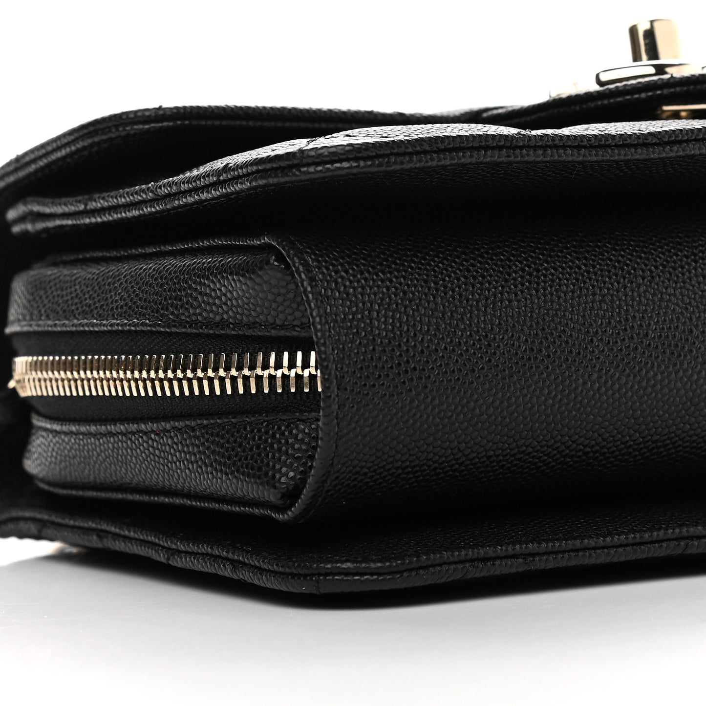 Caviar Quilted Like A Wallet Flap Black