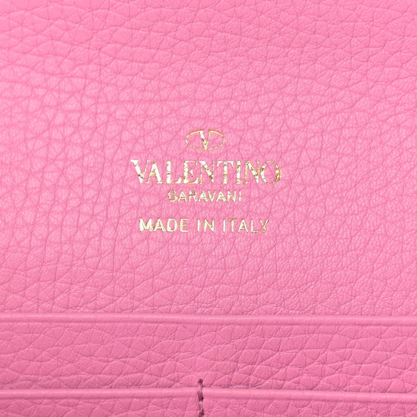 Pebbled Calfskin Rockstud Flip Lock Wallet On Chain Dawn Pink