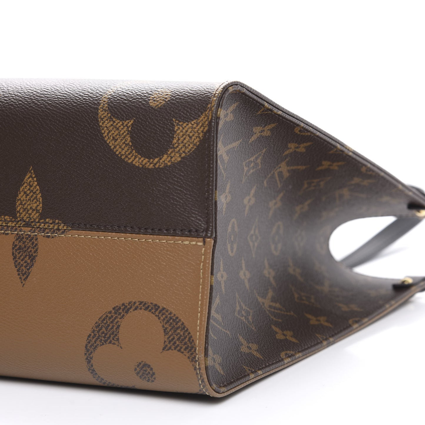 Reverse Monogram Giant Onthego MM