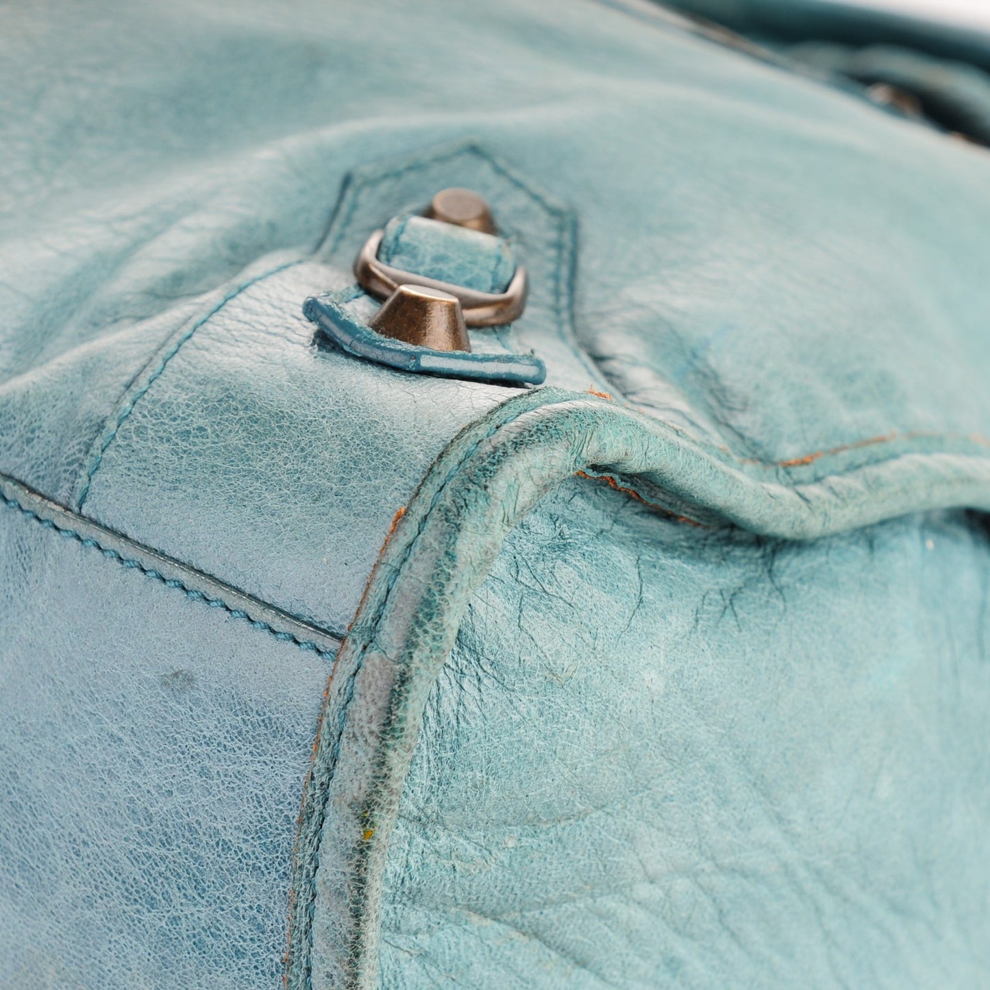 Chevre Classic Hardware City Bleu India