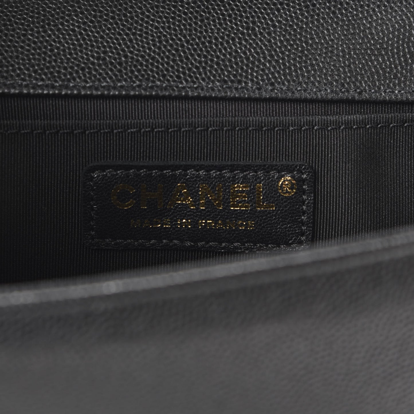 Caviar Quilted Medium Boy Flap Black