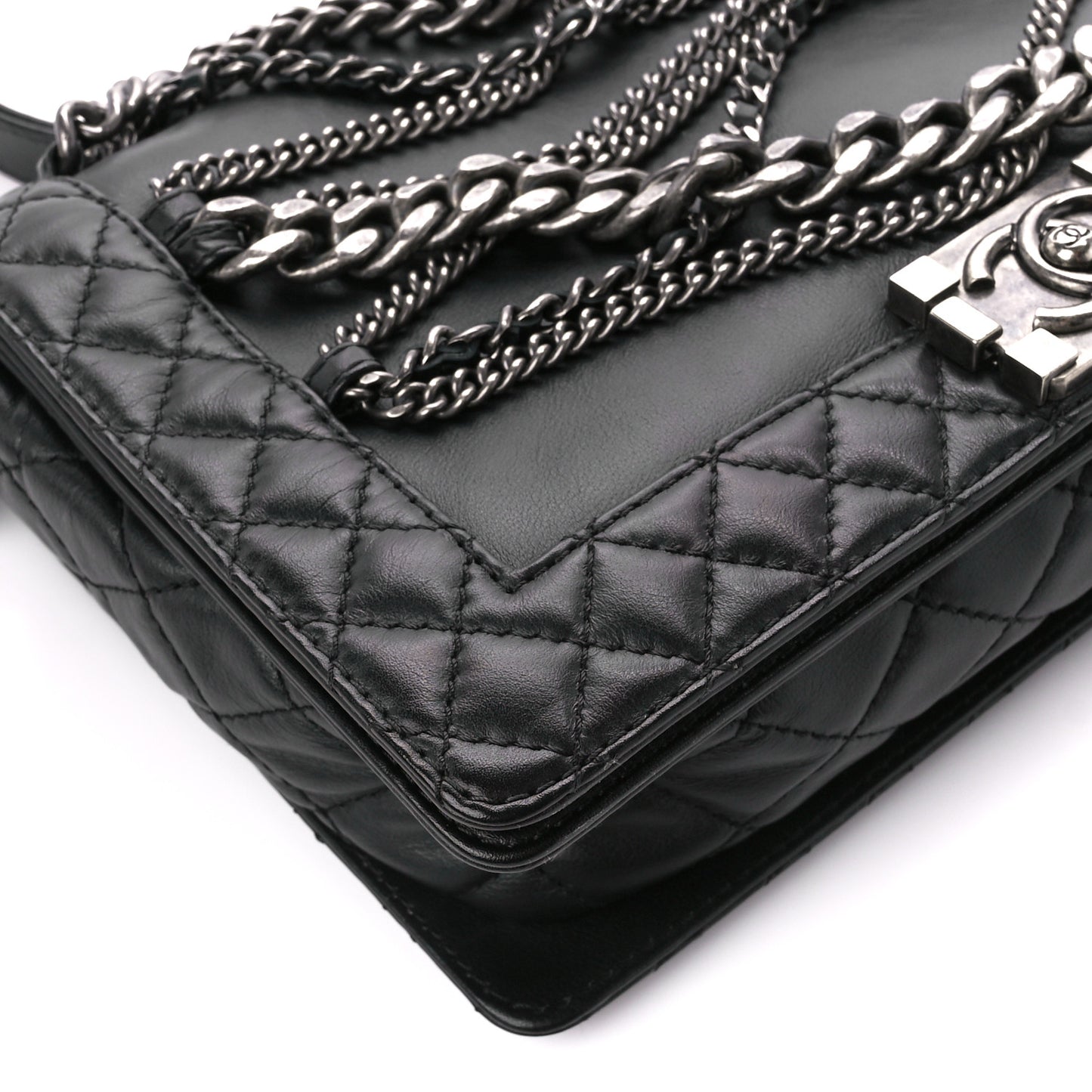 Calfskin Enchained Medium Boy Flap Black