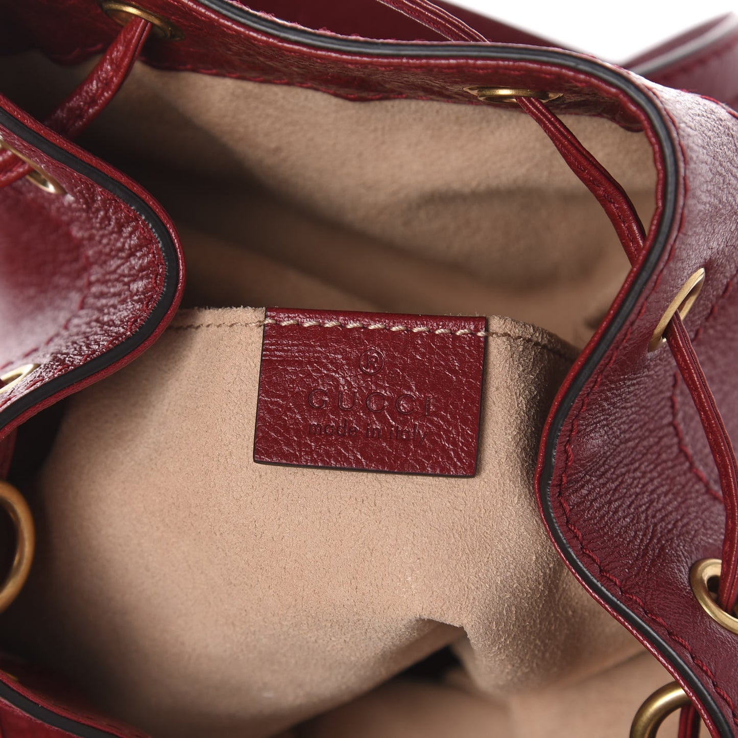 Piuma Lux Energy Medium Re(Belle) Convertible Bucket Bag Hibiscus Red