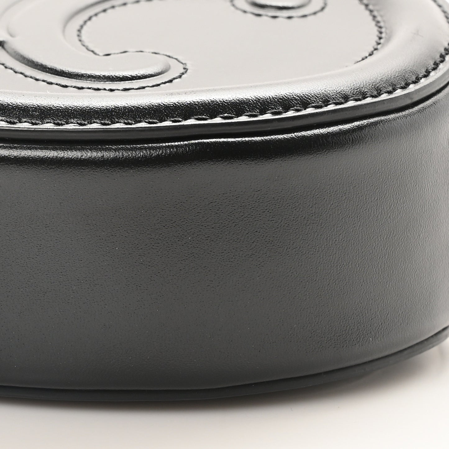 Smooth Calfskin Cuir Small Triomphe Oval Crossbody Purse Black