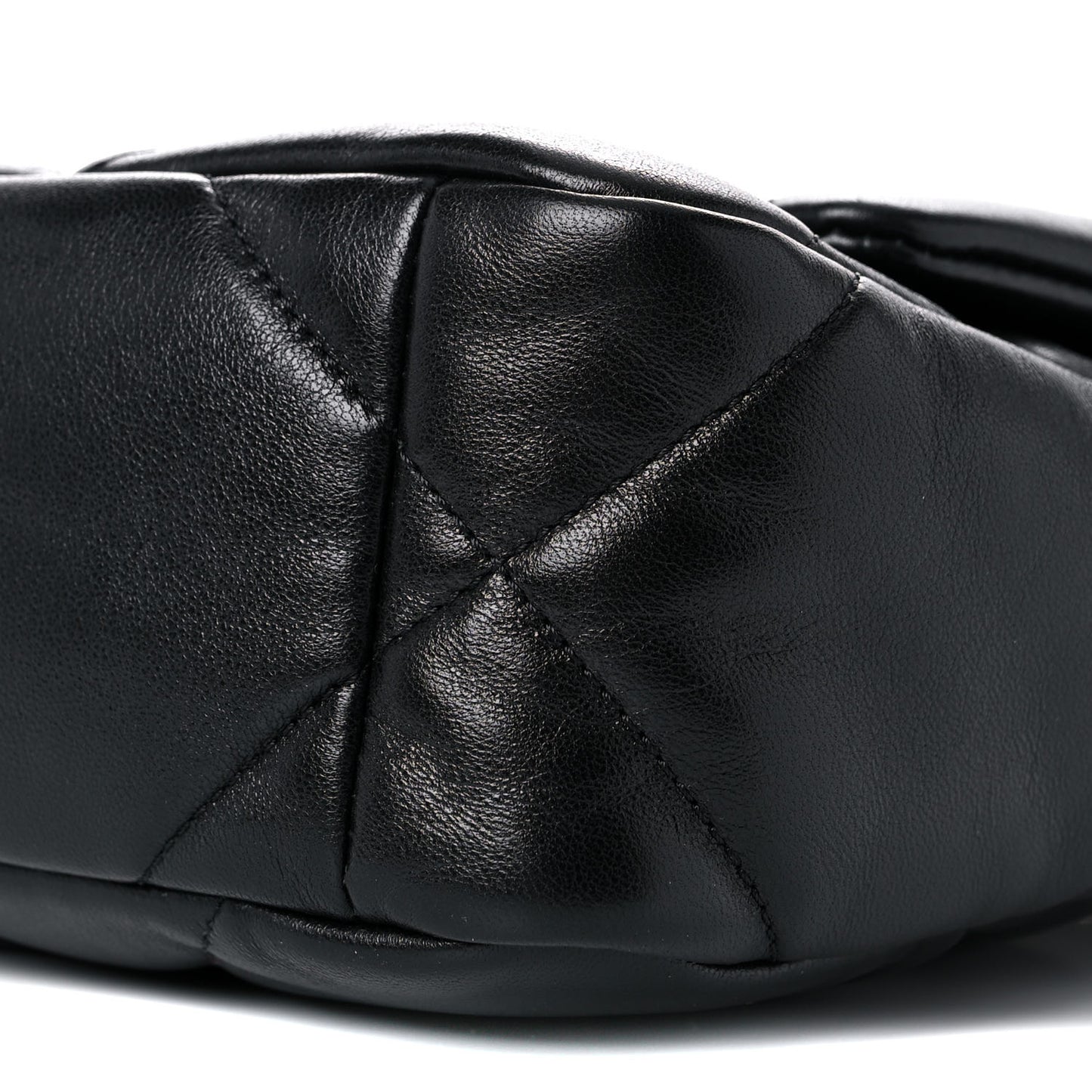 Lambskin Quilted Medium Chanel 19 Flap Black