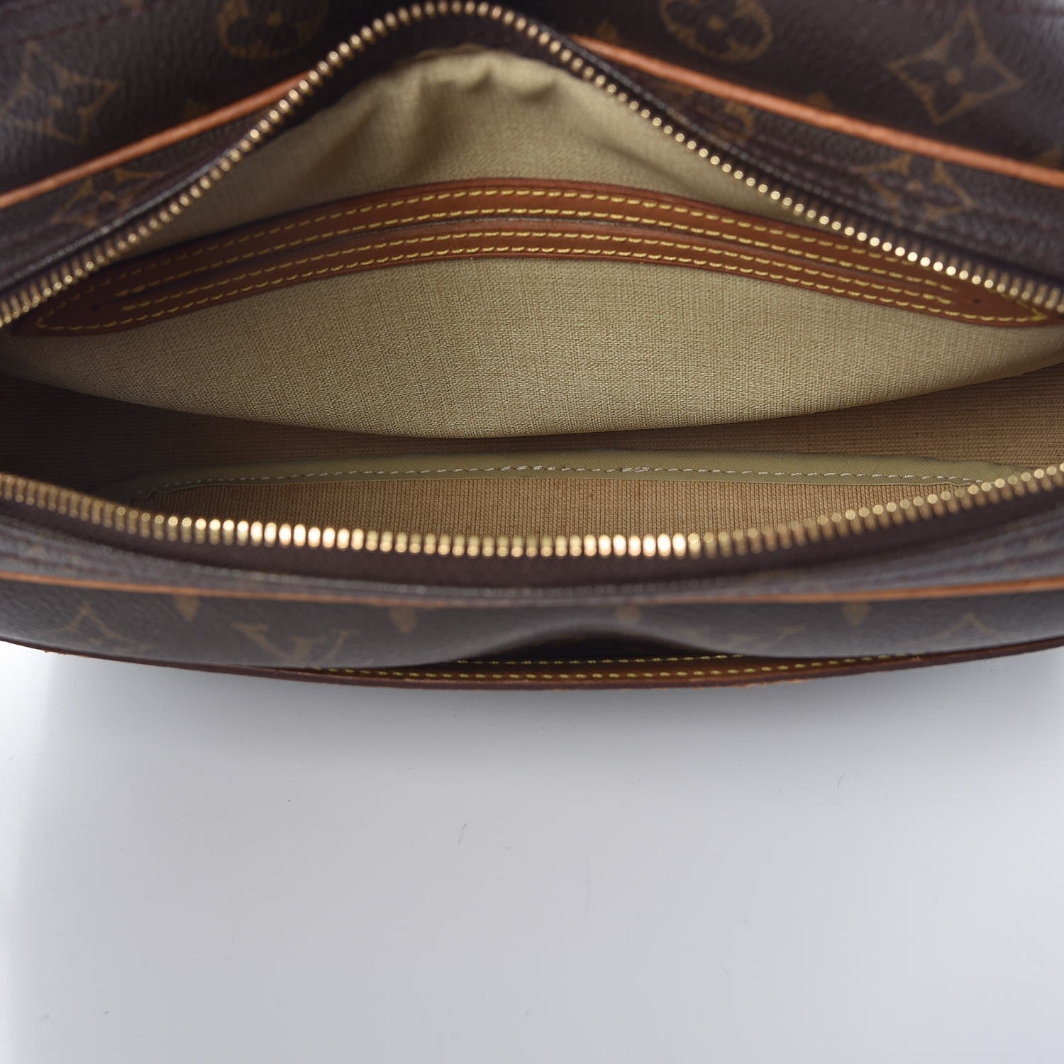Louis Vuitton Monogram Reporter PM 5 of 18