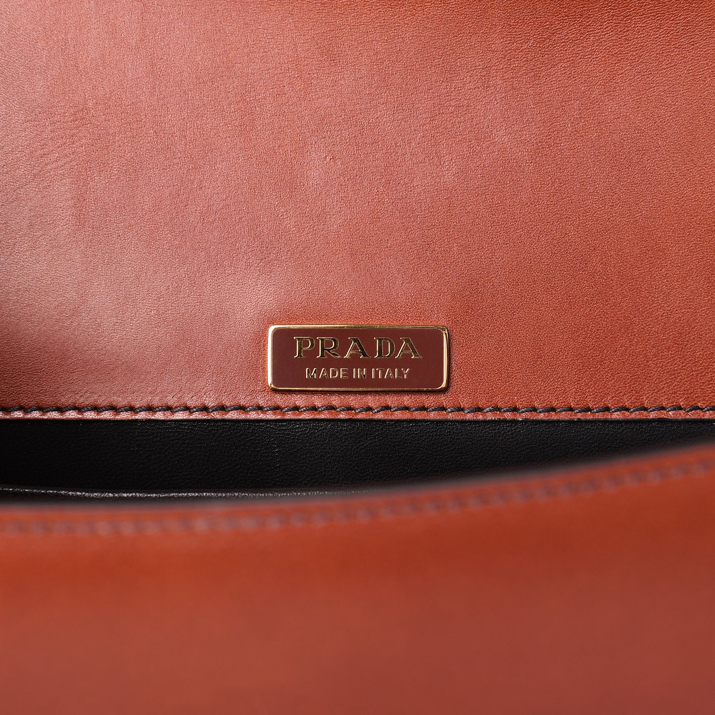 City Calf Saffiano Cahier Crossbody Bag Cotto Black