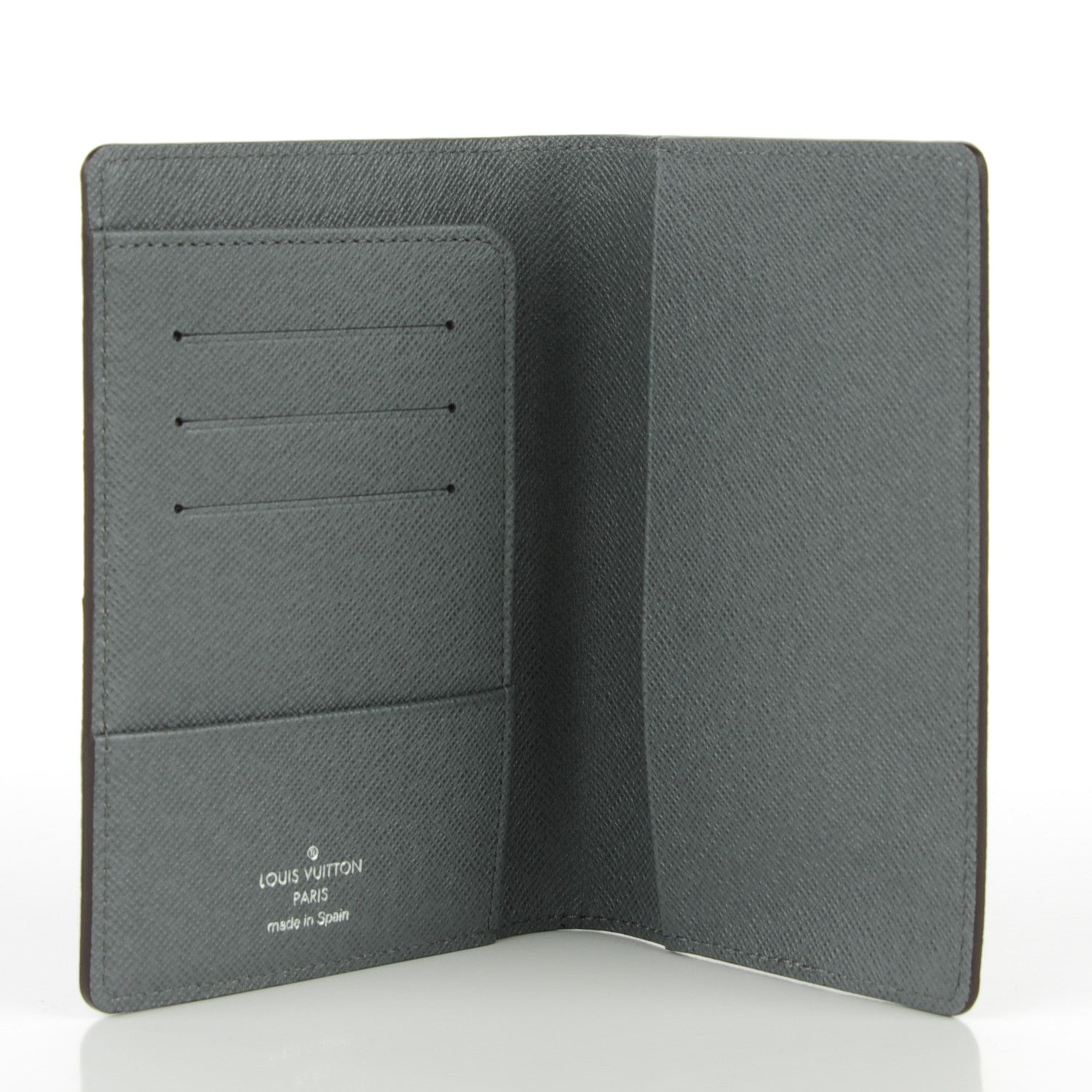 Louis Vuitton Taiga Passport Cover Glacier 5 of 7
