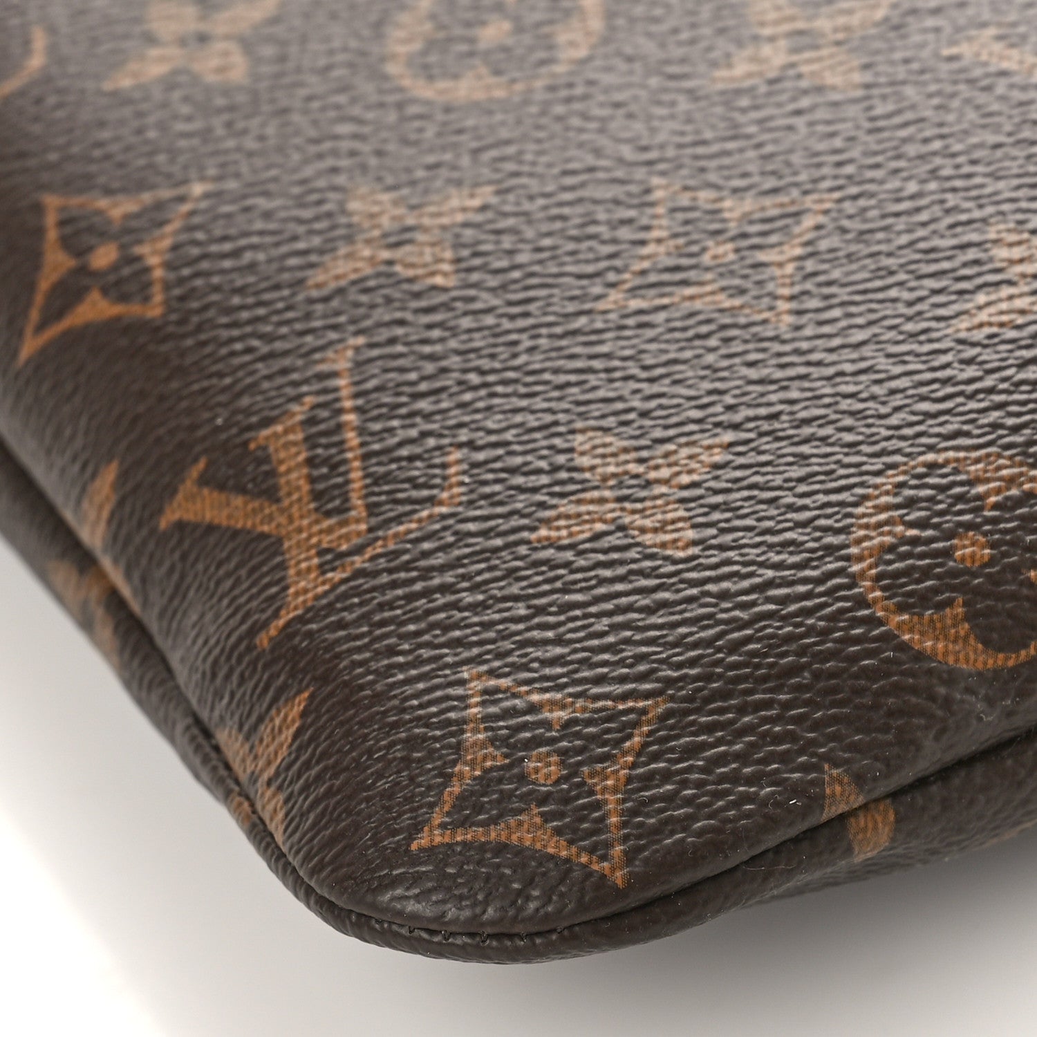 Louis Vuitton Monogram Etui Voyage GM Pouch 7 of 11