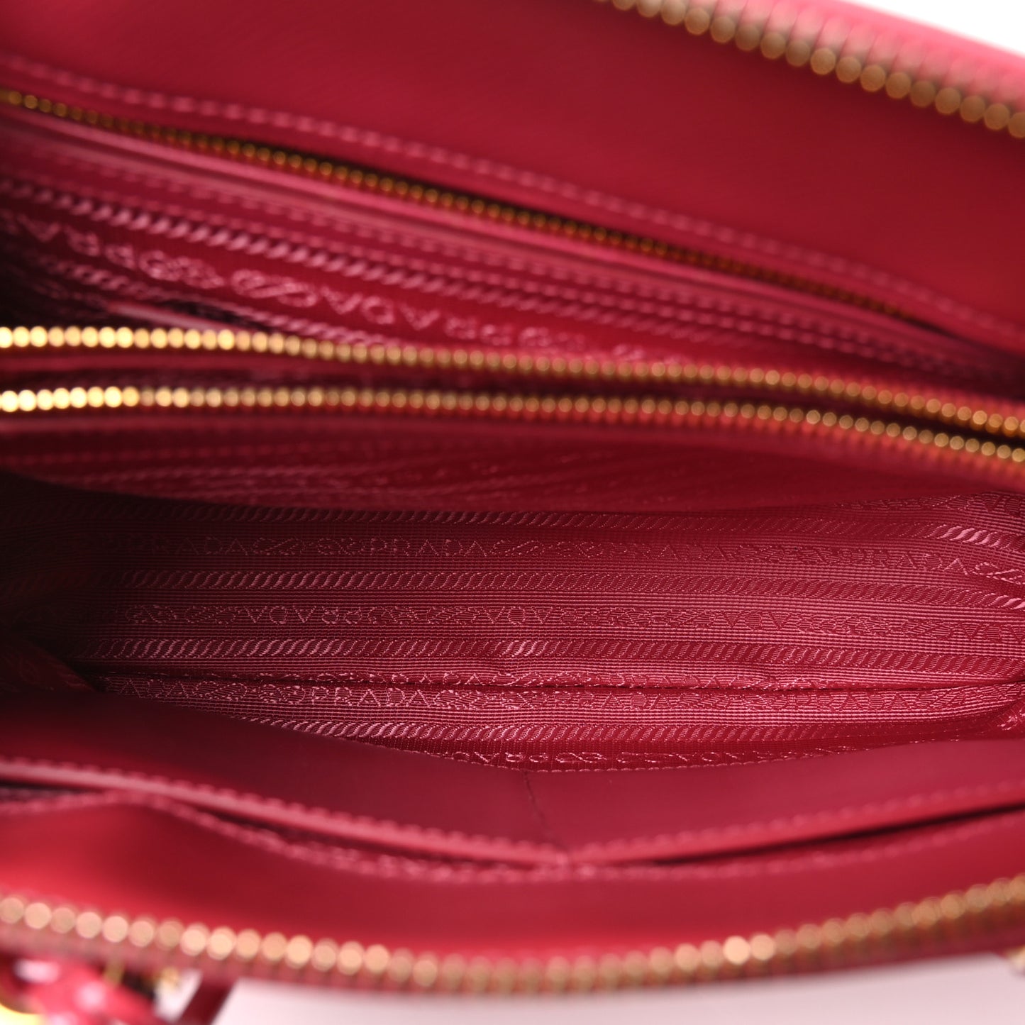 Saffiano Vernice Medium Promenade Tote Peonia