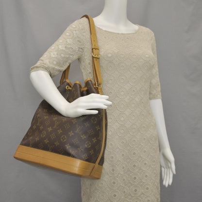 Louis Vuitton Monogram Noe 2 of 9
