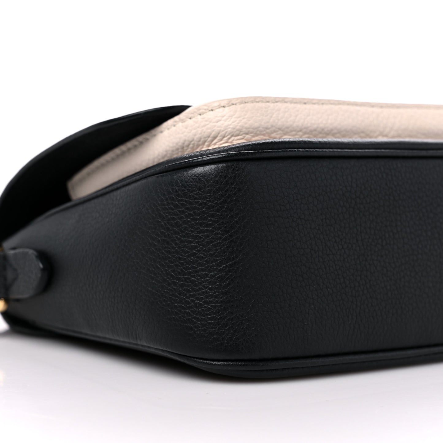 Grained Calfskin Lockme Tender Black