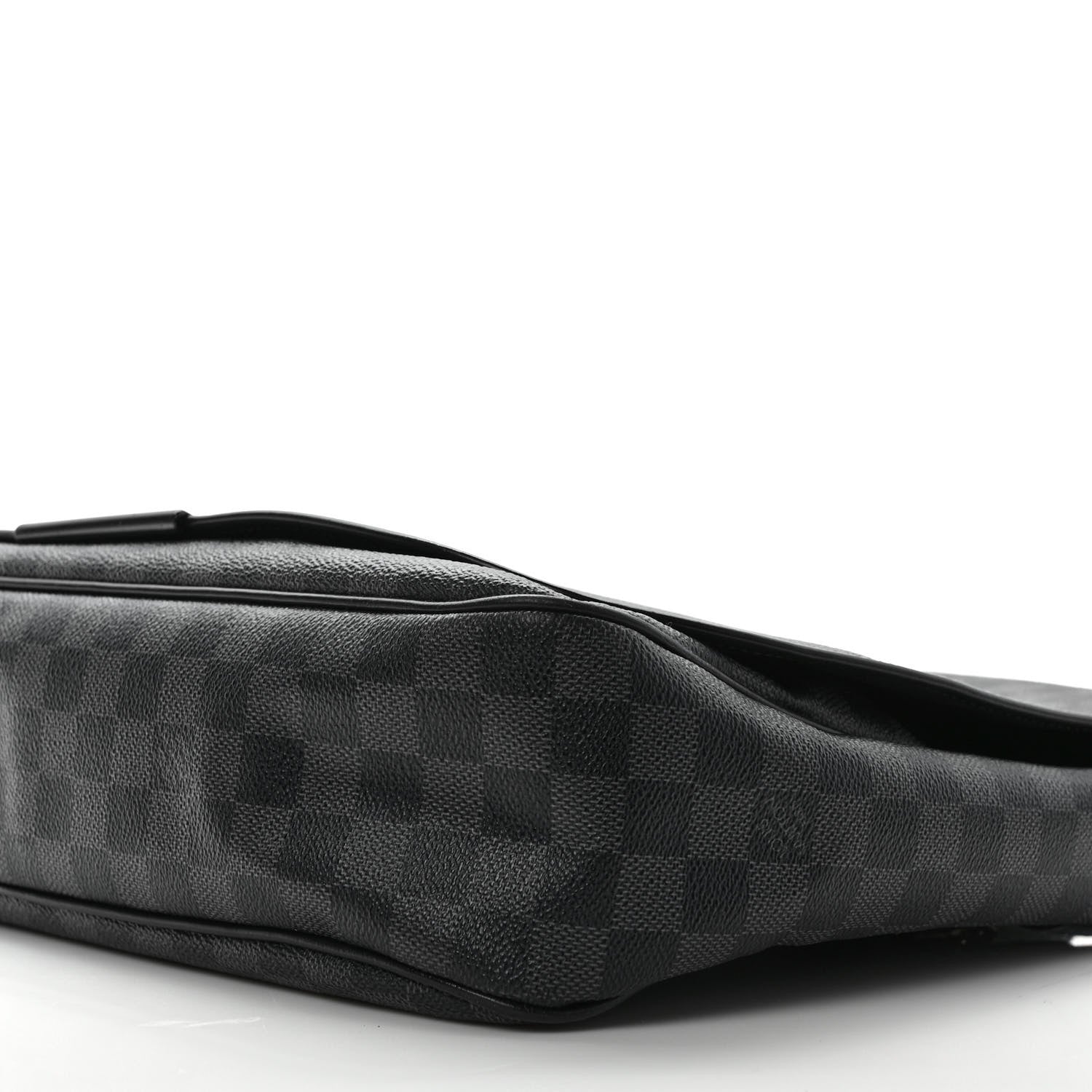 Louis Vuitton Damier Graphite Daniel GM 6 of 9