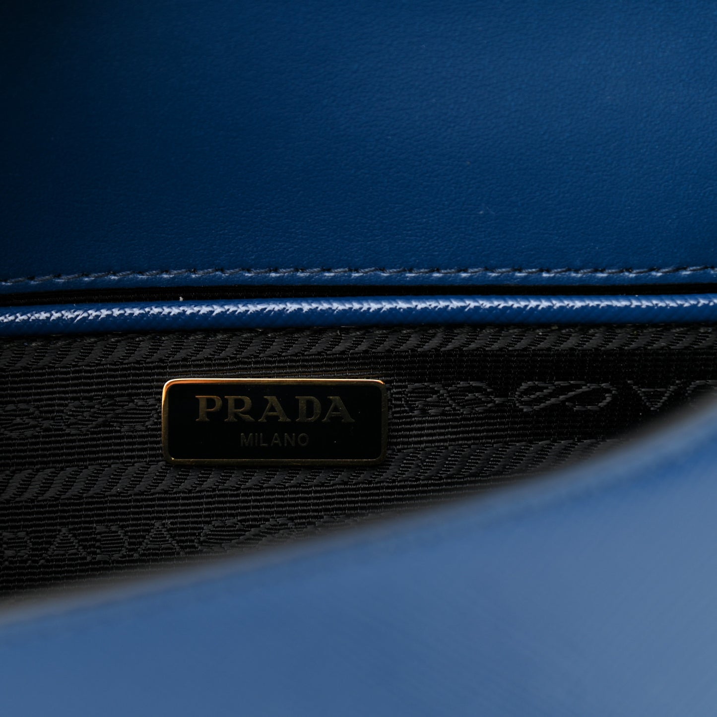 Saffiano Chain Shoulder Bag Cobalto