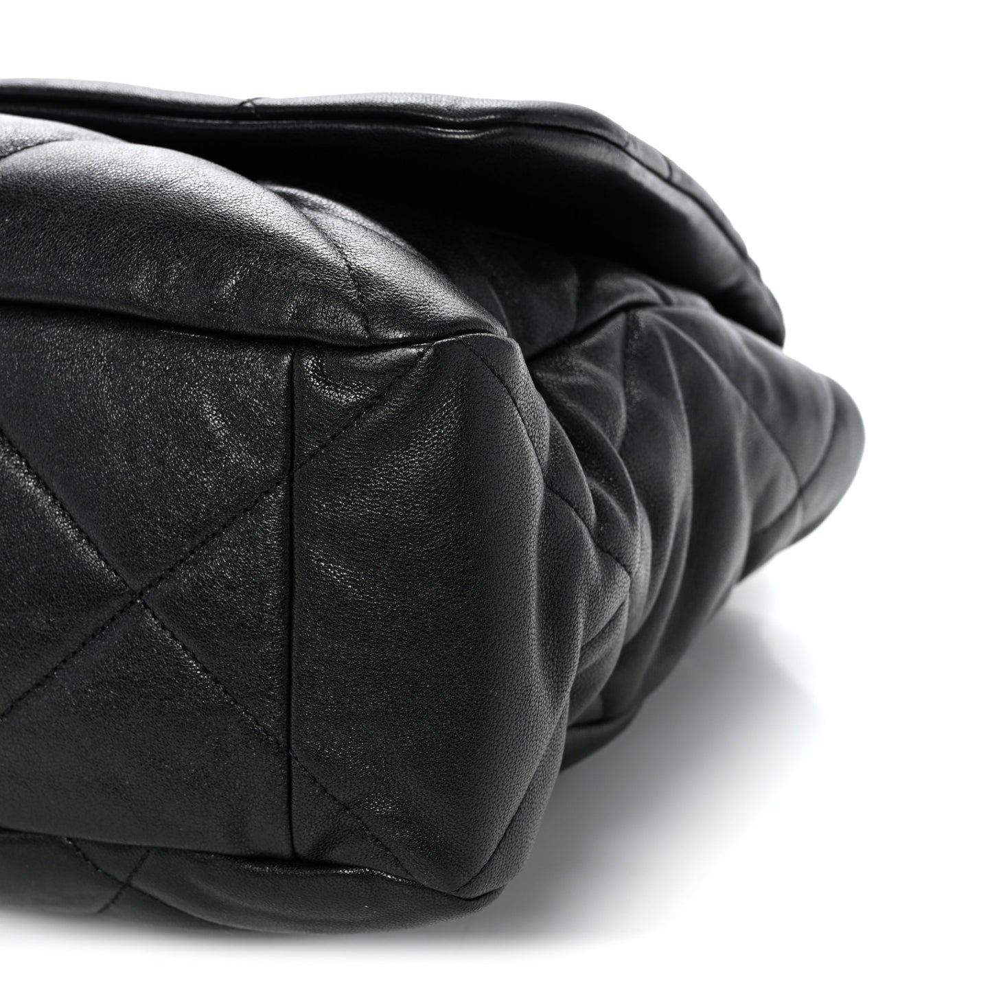 Lambskin Quilted Maxi Chanel 19 Flap Black