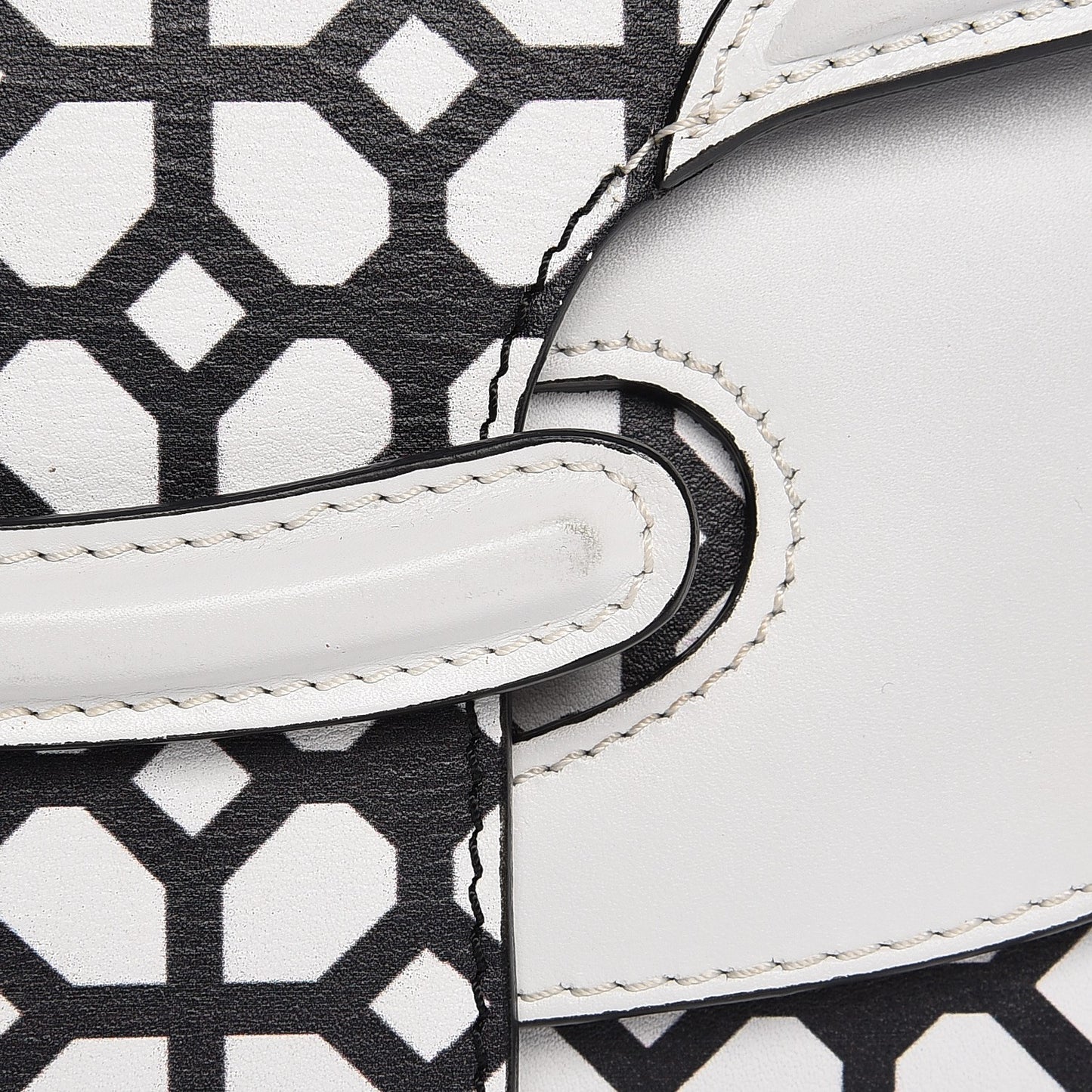 Calfskin Heroine Chain Satchel Ivory Black