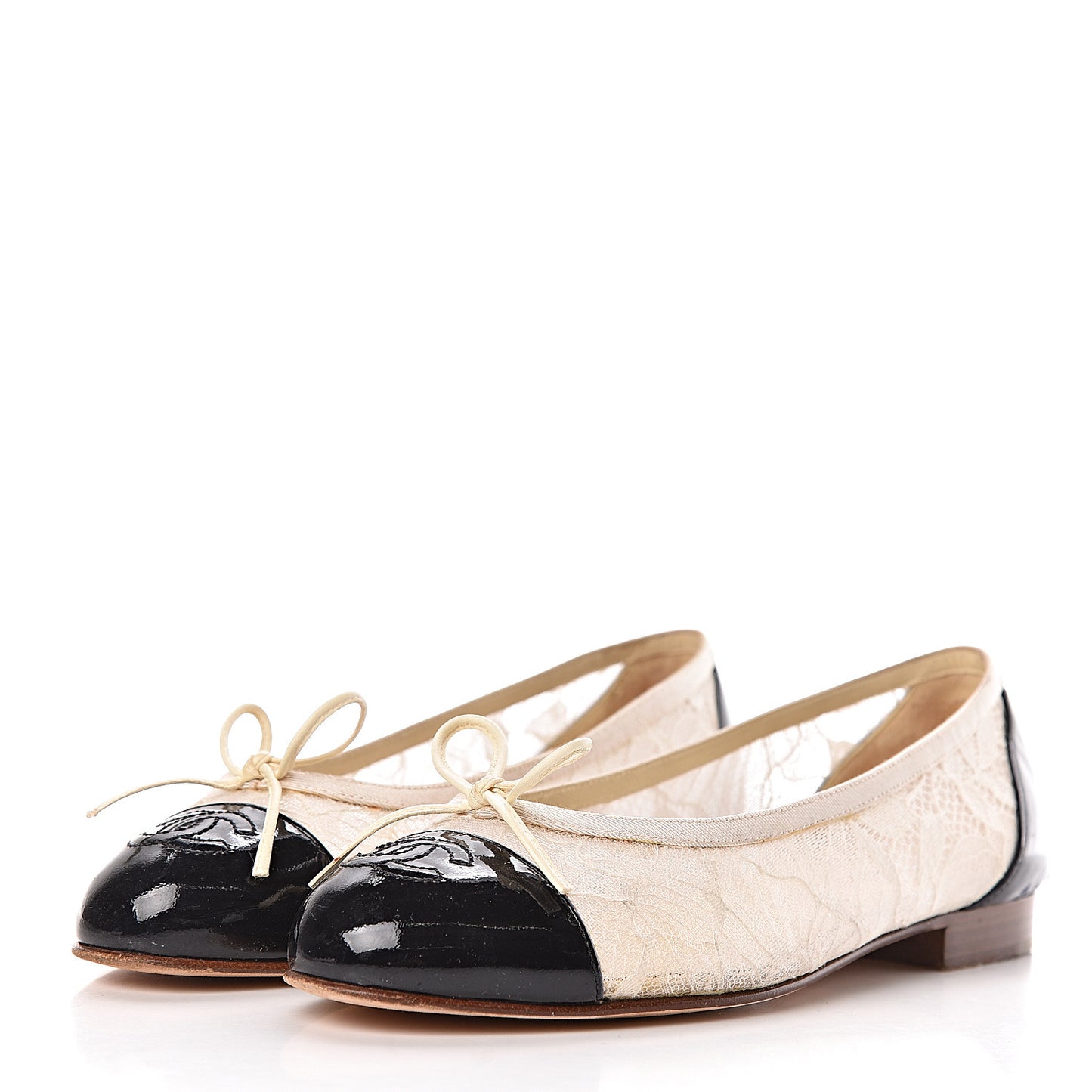 Lace Patent Calfskin Cap Toe CC Ballerina Flats 36.5 Off White Black