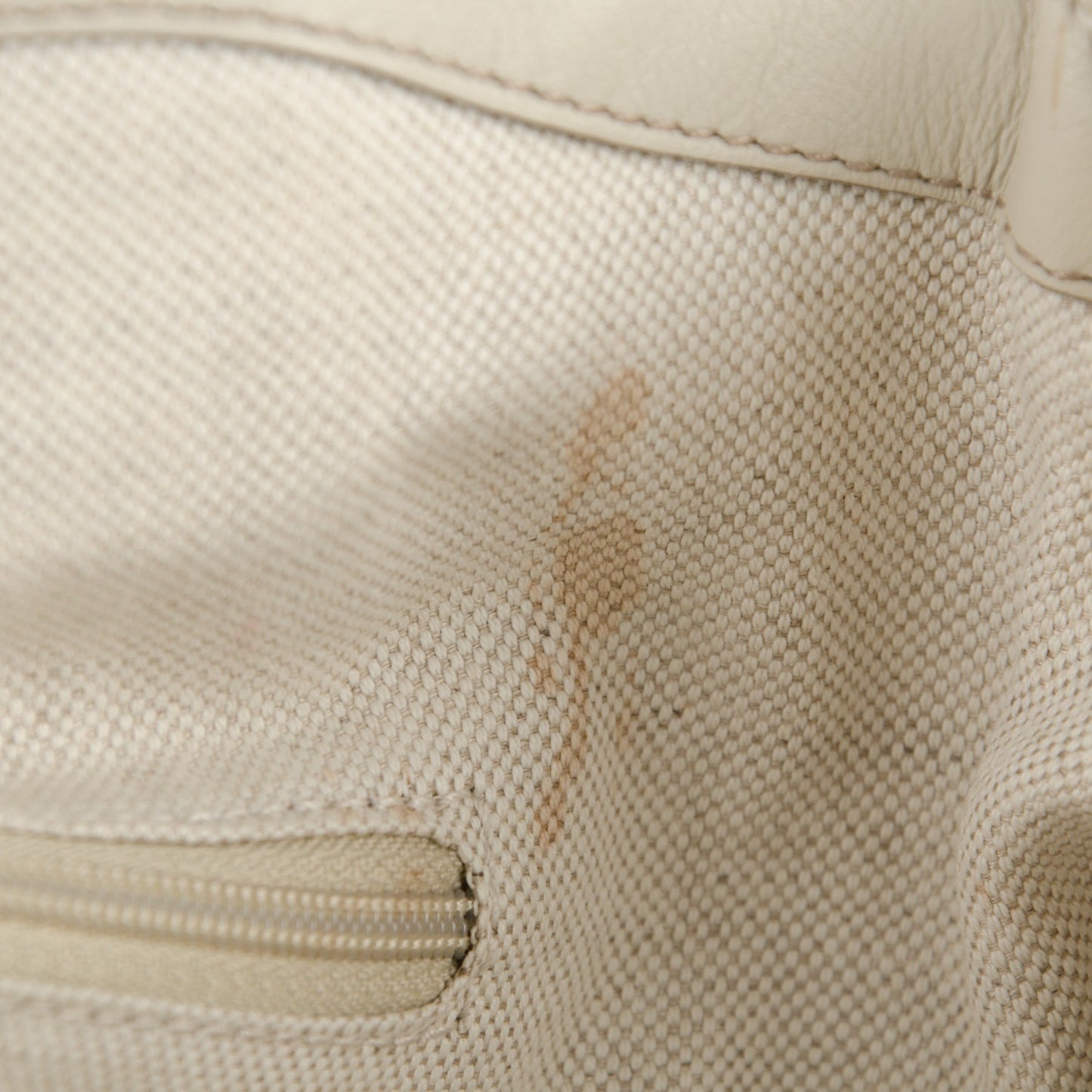 Guccissima Medium Sukey Tote Mystic White