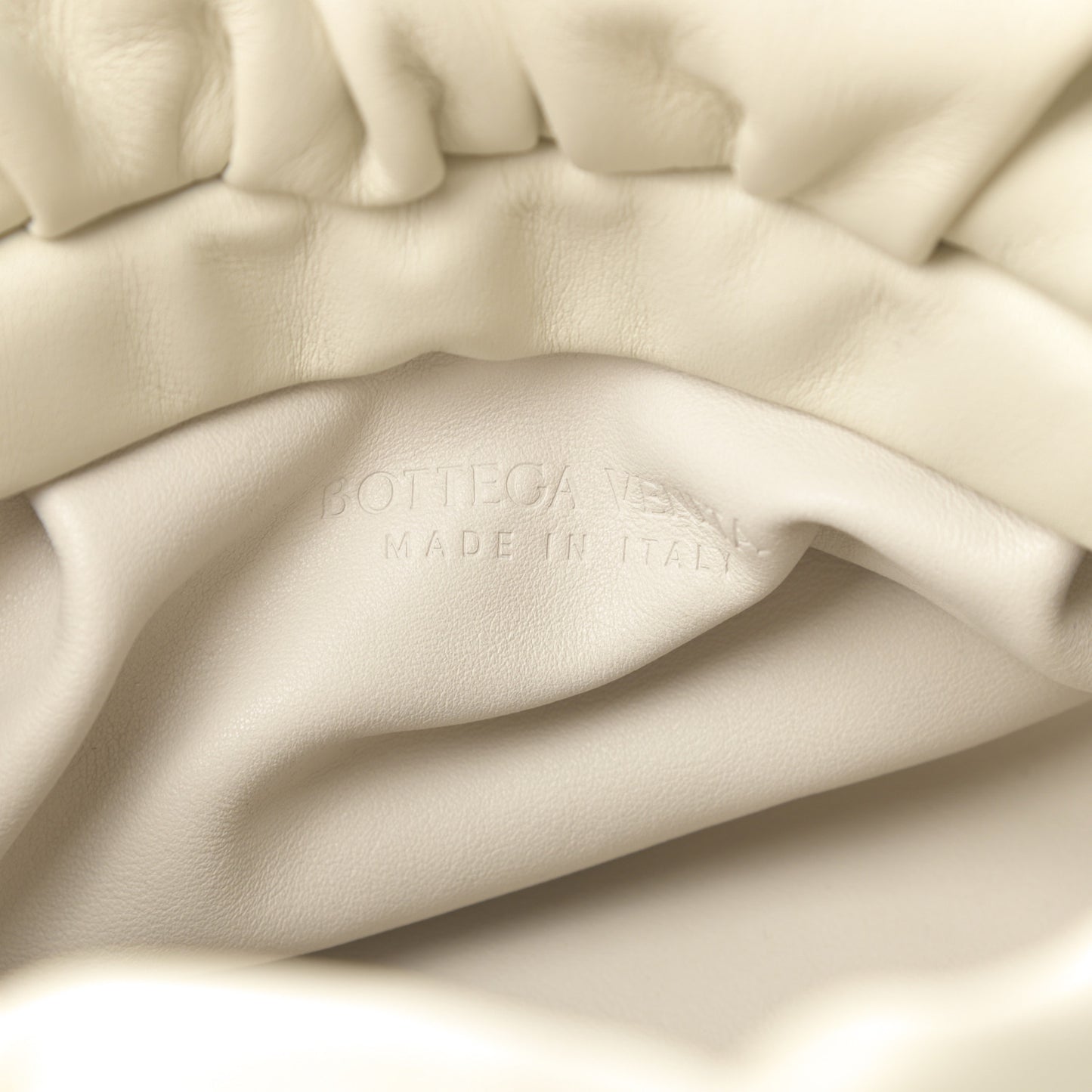 Calfskin The Pouch Chain Plaster