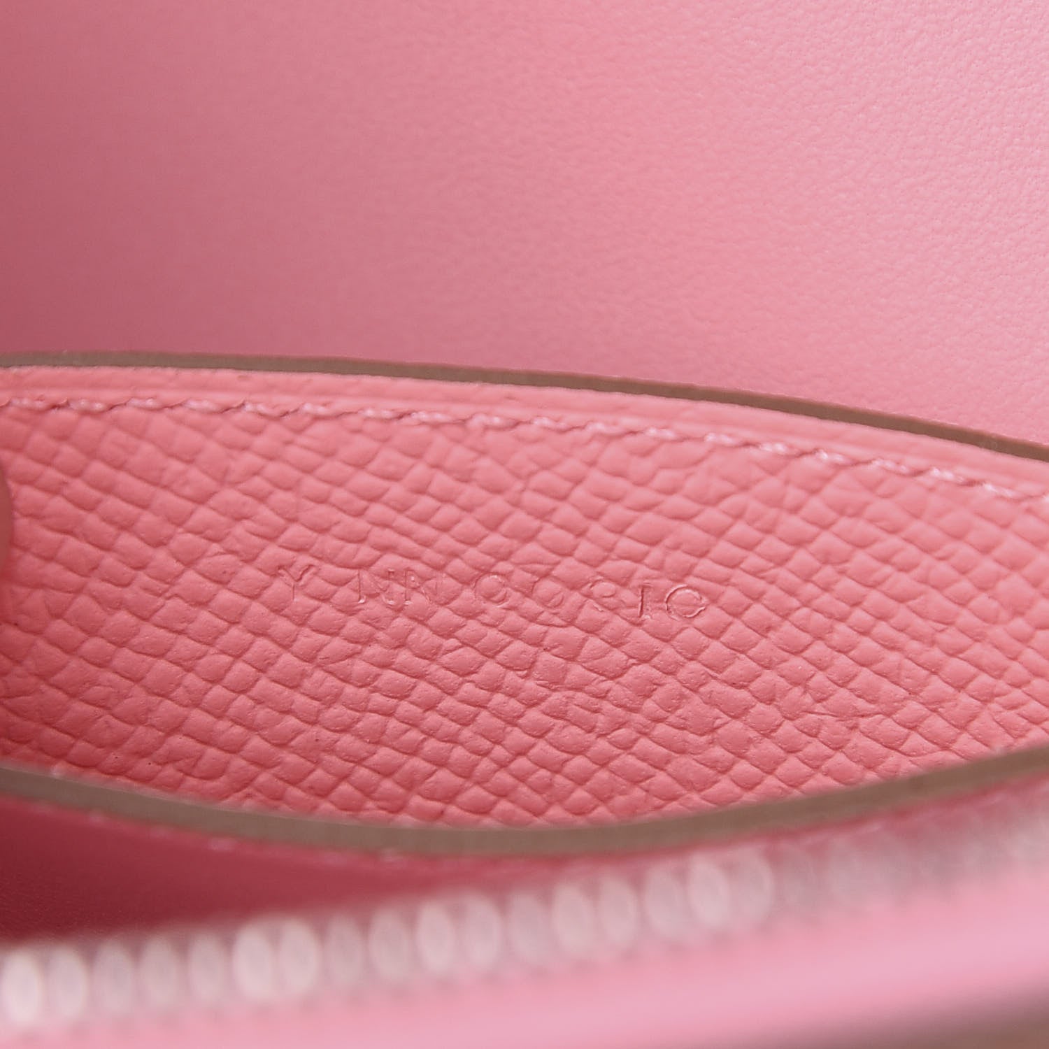 Hermes Epsom In-The-Loop-To-Go Pochette Rose Confetti Terre Battue Sesame Nata Vert Criquet 6 of 7